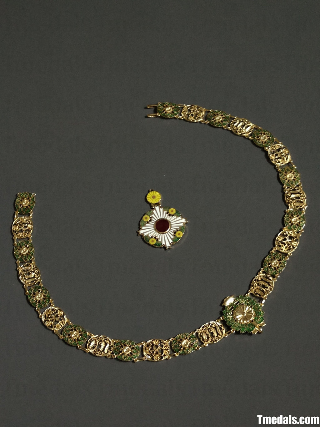 Japan Grand Cordon of the Order of the Chrysanthemum – Full (Copper + Hard Enamel) detail view 18