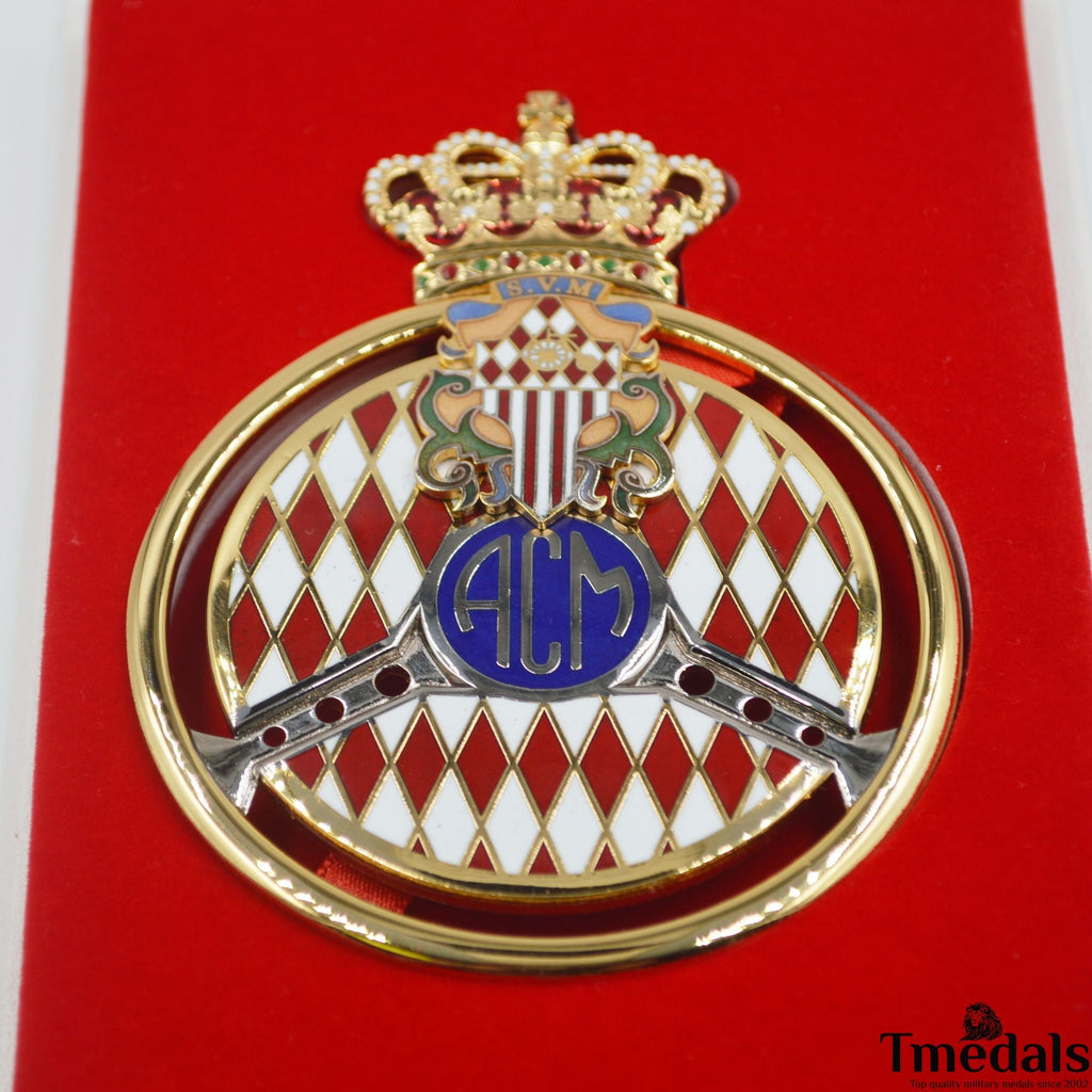 Original Automobile Club de Monaco (ACM) Gold Grille Badge – 2011 Issue, Cased detail view 10