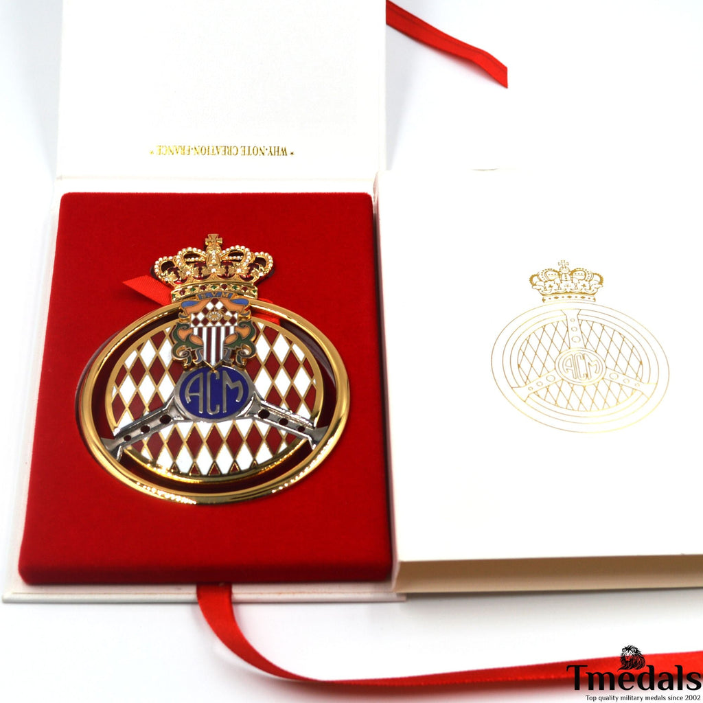 Original Automobile Club de Monaco (ACM) Gold Grille Badge – 2011 Issue, Cased detail view 11