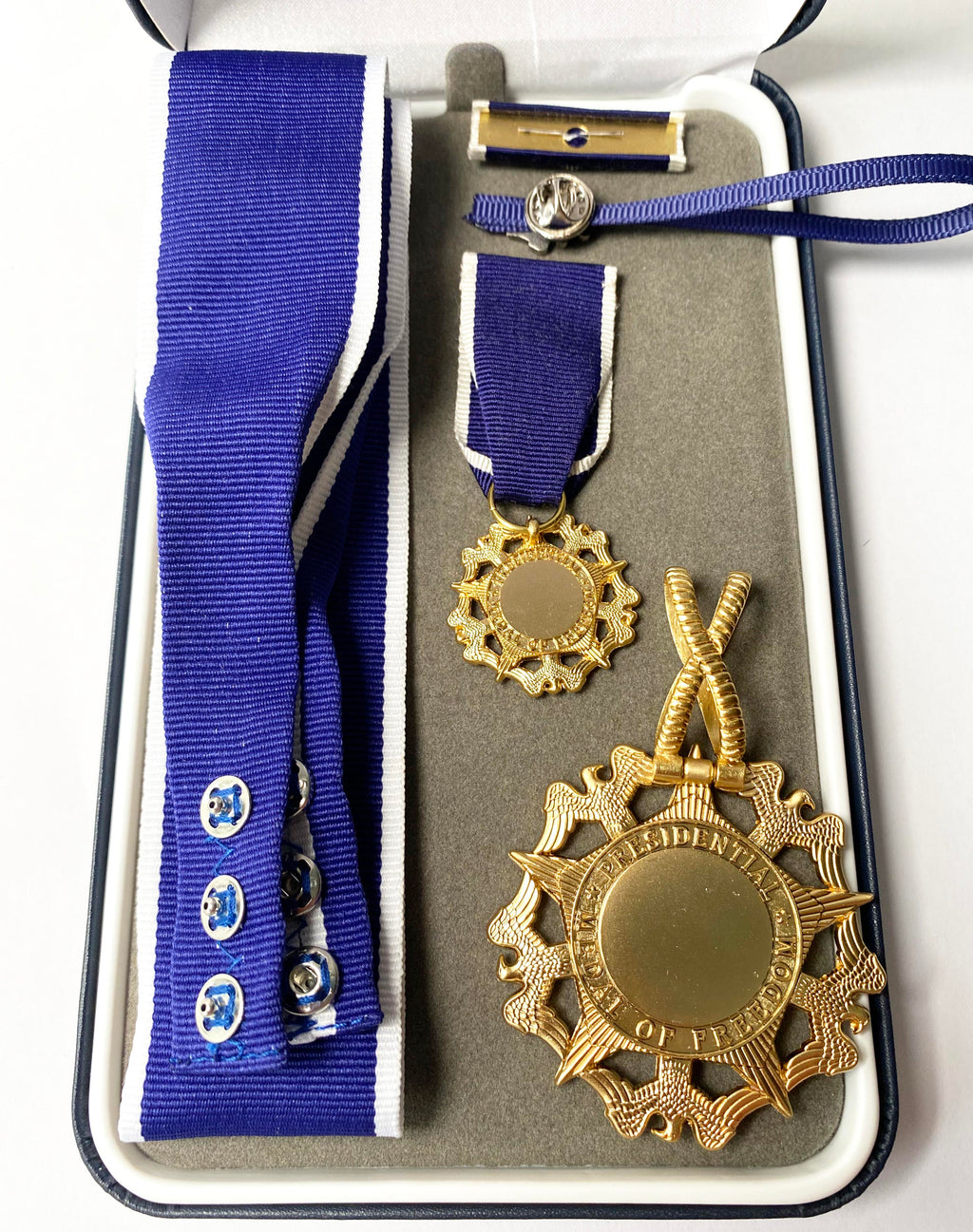 Cased U.S. Presidential Medal of Freedom 1963-Present U.S. Award detail view 10