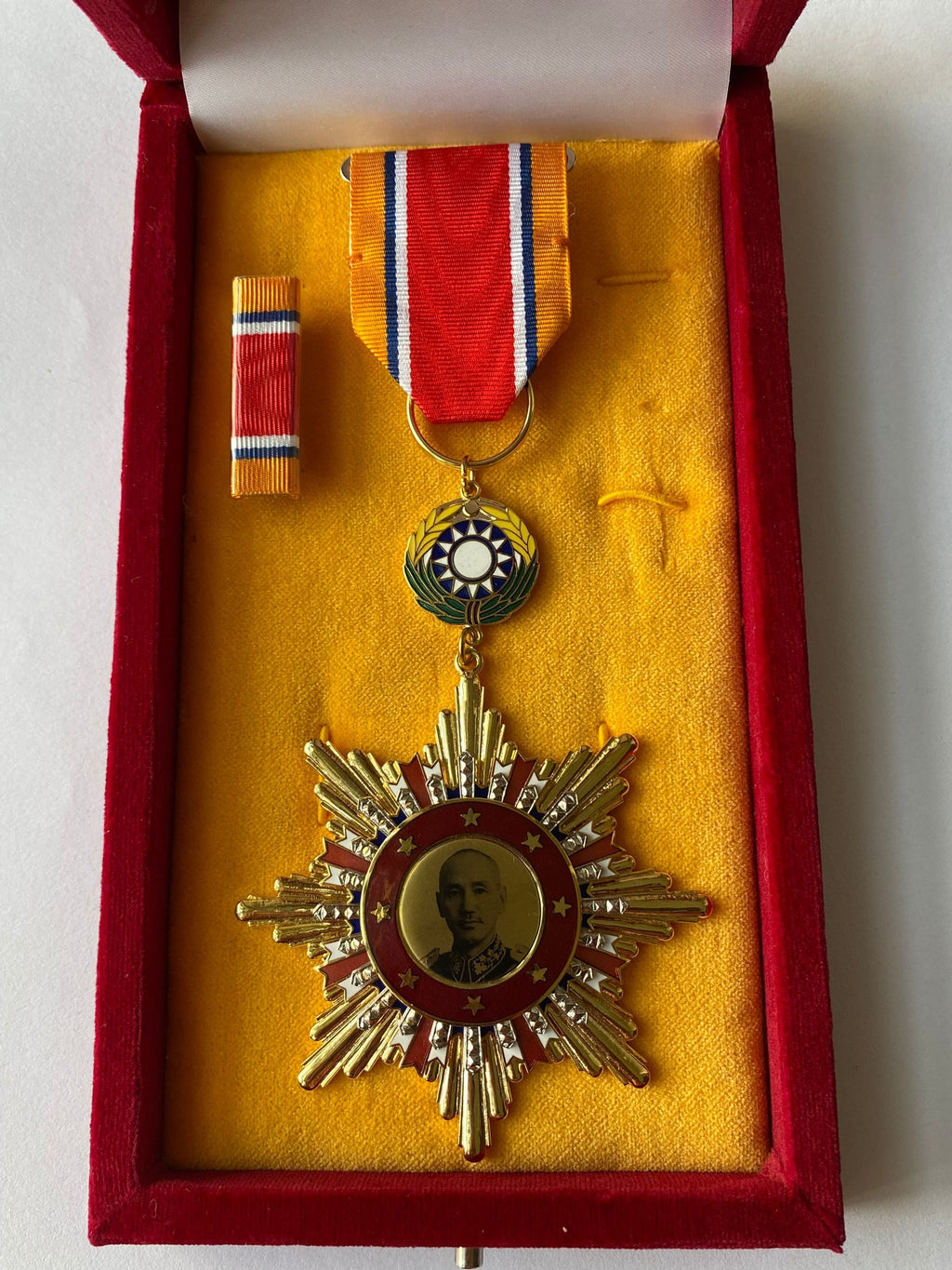 Republic of China Order of Victory Against Japanese Aggression WWII – Full-Size reproduction