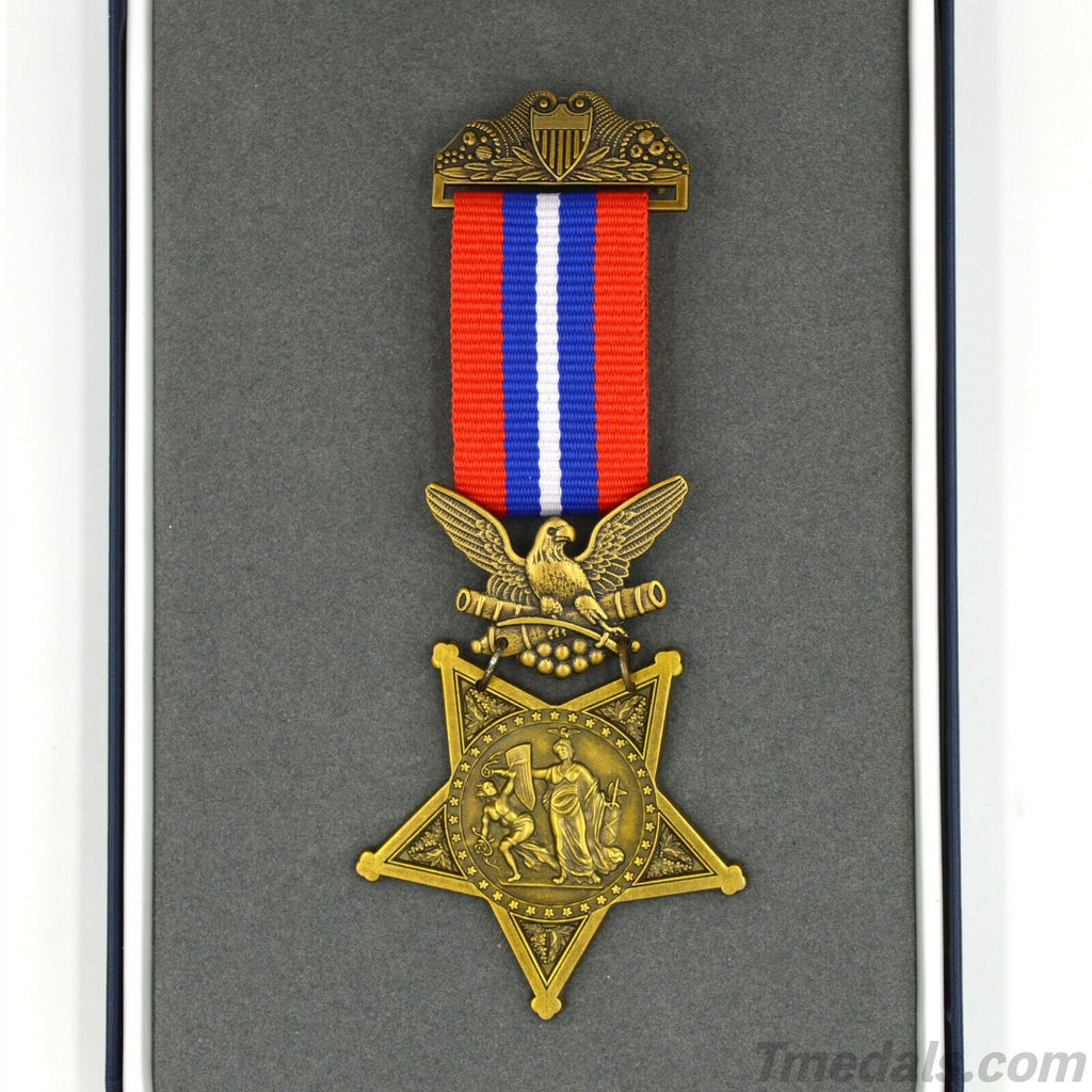 Cased U.S. Medal of Honor – Civil War Army 1896 – 1903 – Full-Size reproduction