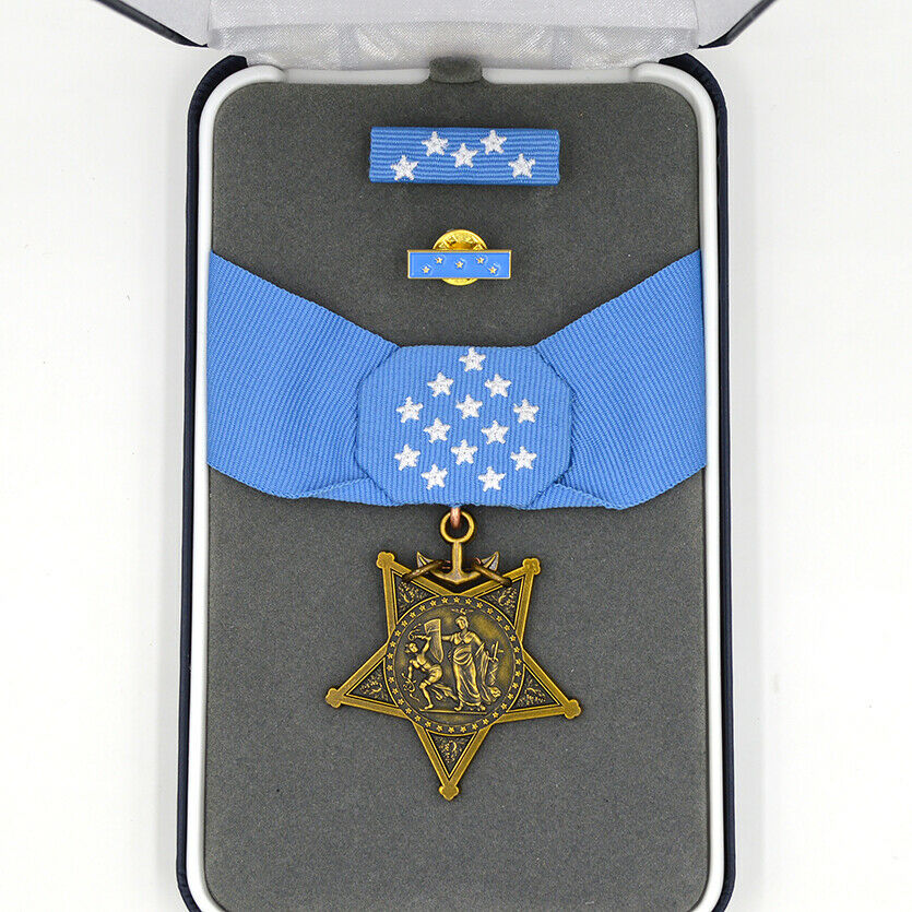 Complete U.S. Medal of Honor Historical Collection – 10 Full-Size Medals detail view 2