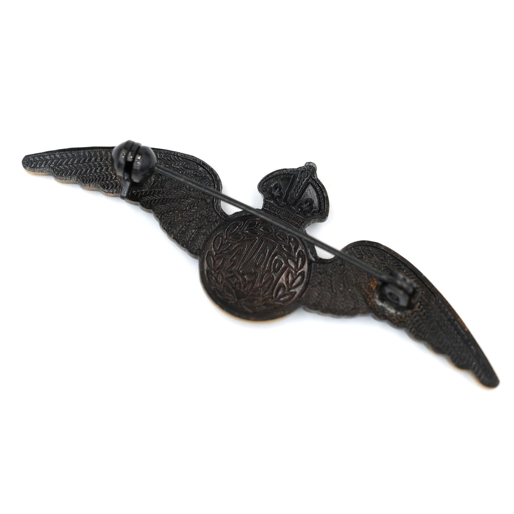 RAF Royal Air Force Pilot Wings Brooch Pin Antique Bronze Badge detail view 4