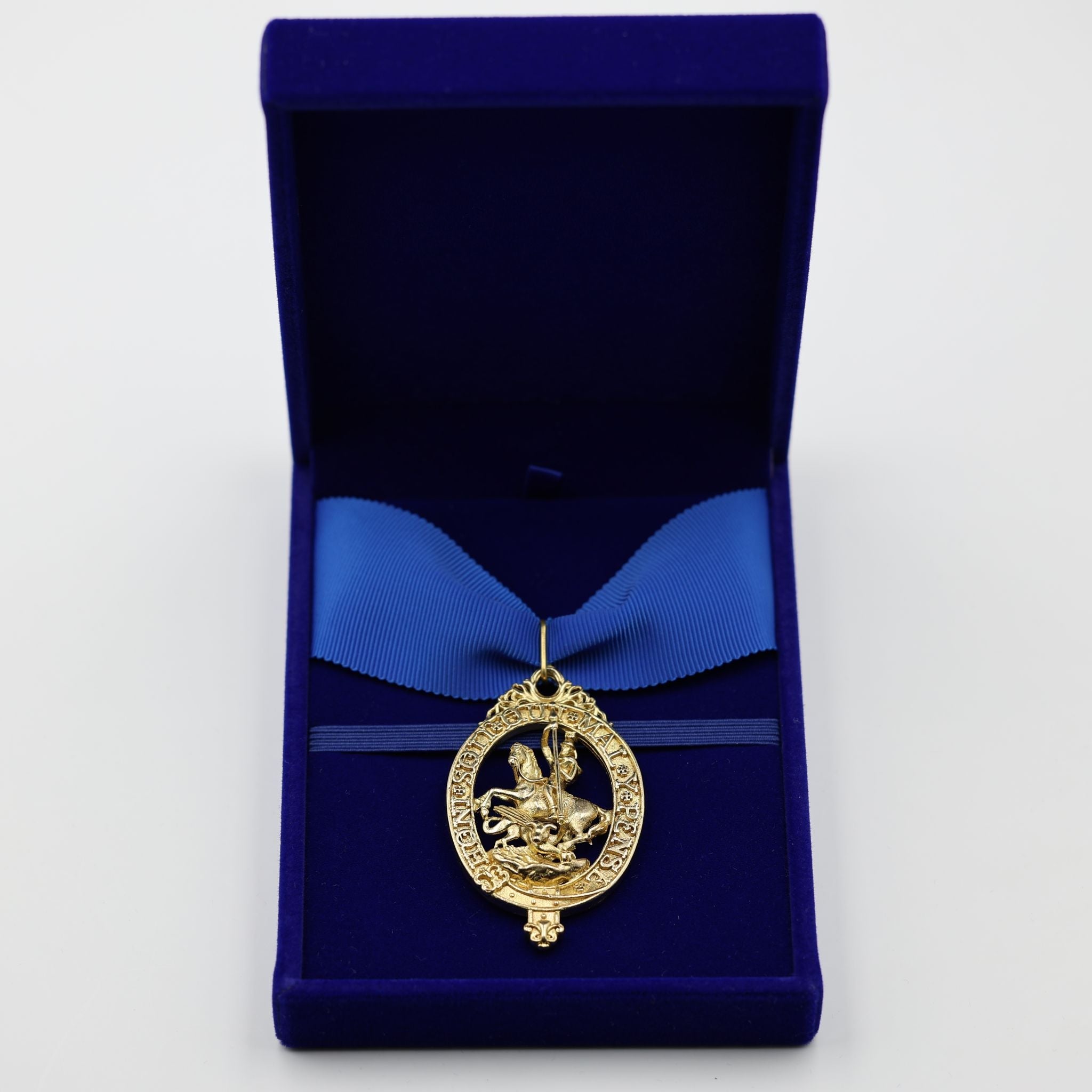 Cased British Order of the Garter “Lesser George” St George Neck Badge Ribbon detail view 20
