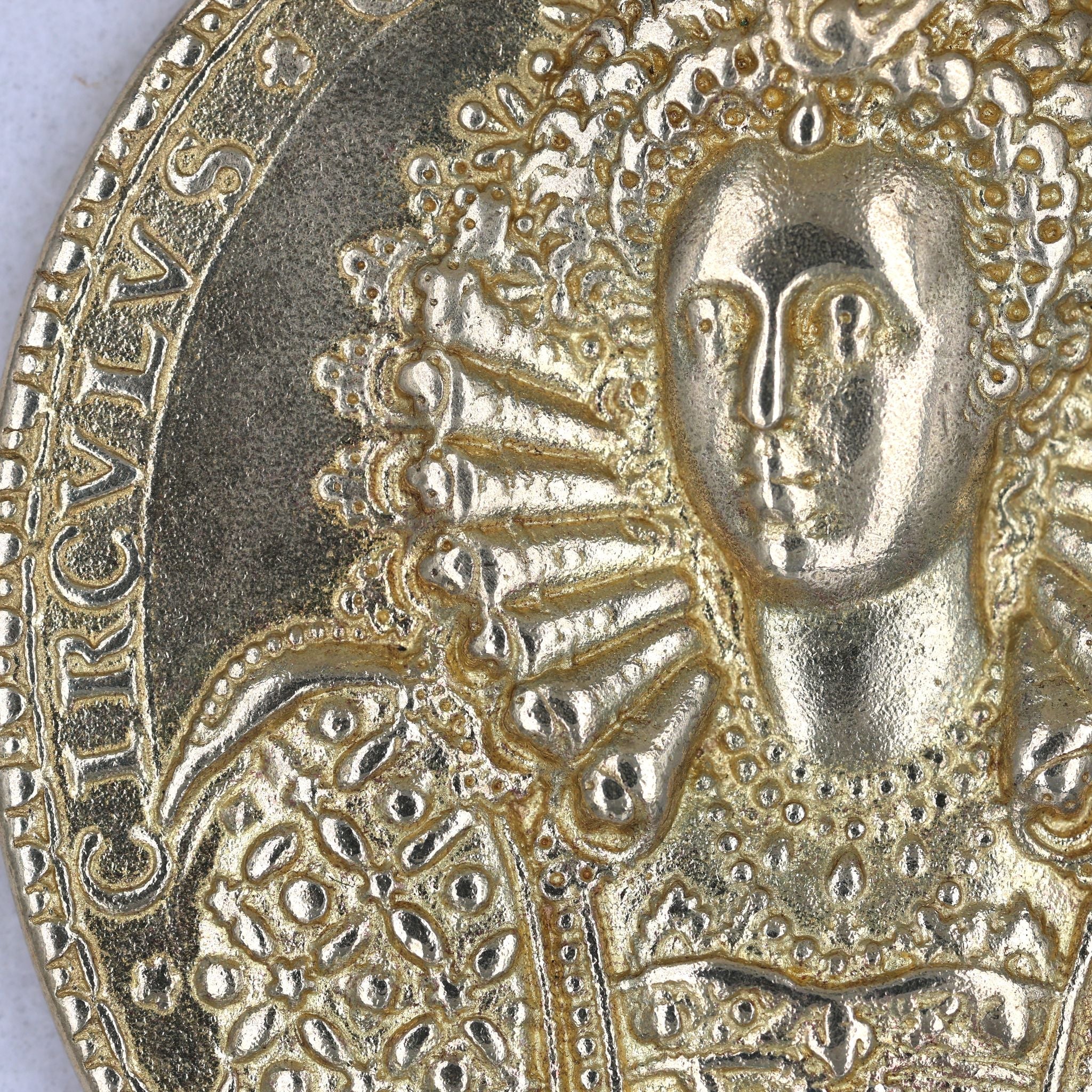 Queen Elizabeth I Armada Medal – Solid Copper with Chain detail view 6