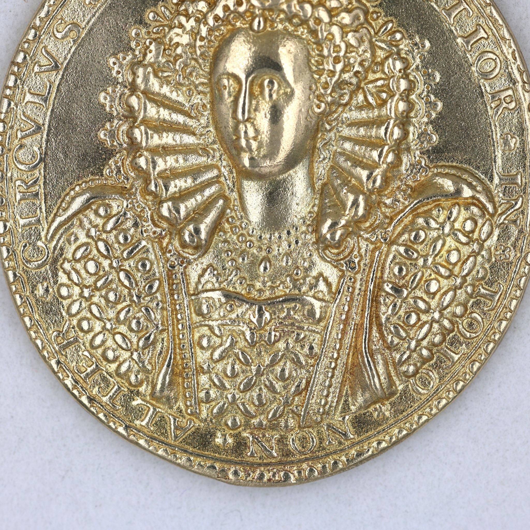 Queen Elizabeth I Armada Medal – Solid Copper with Chain detail view 13