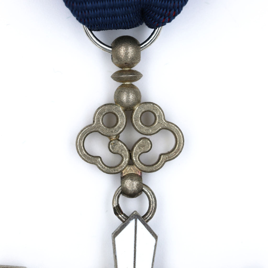Republic of China Order of Golden Grain 6th Class Medal – Full-Size Copper detail view 8