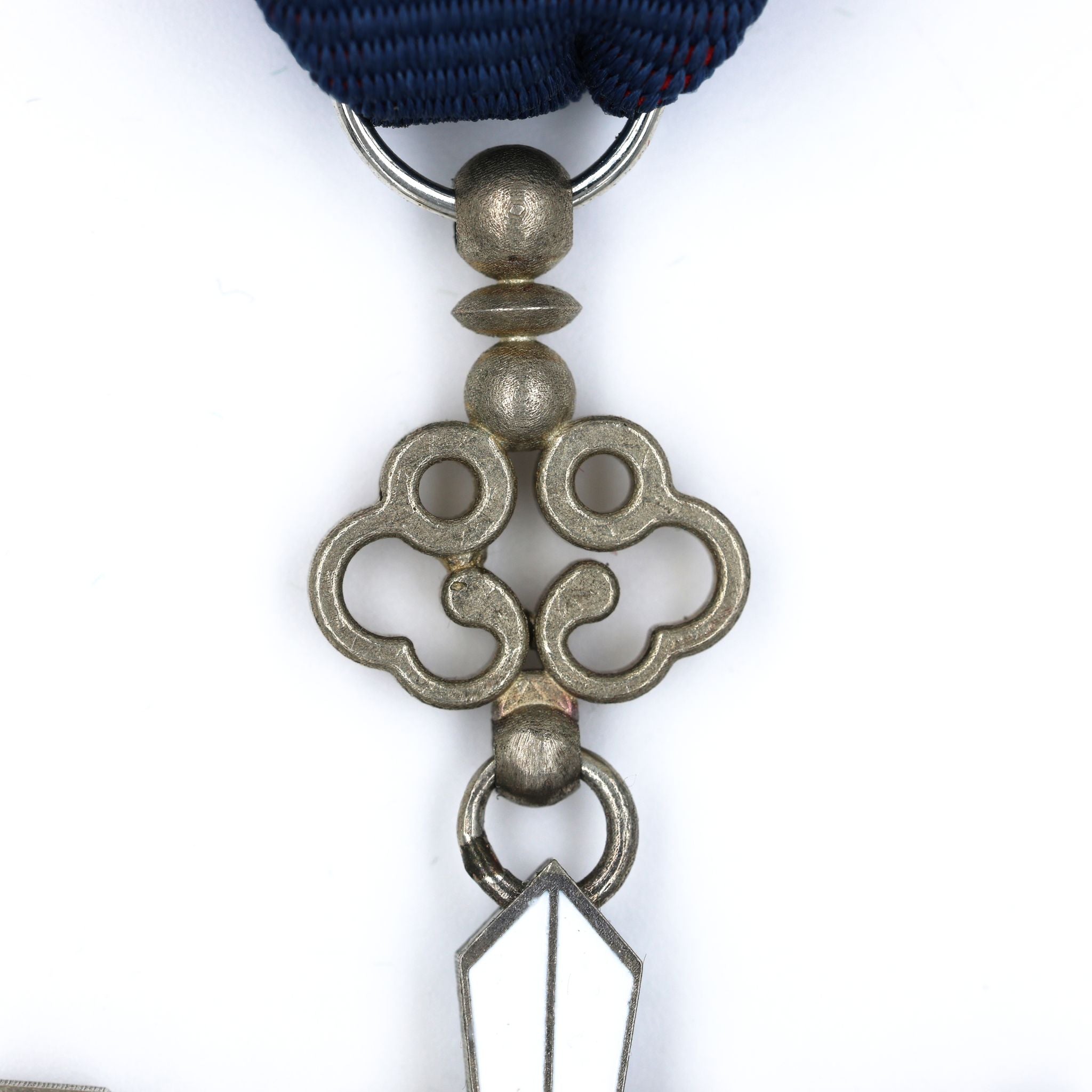Republic of China Order of Golden Grain 6th Class Medal – Full-Size Copper detail view 8