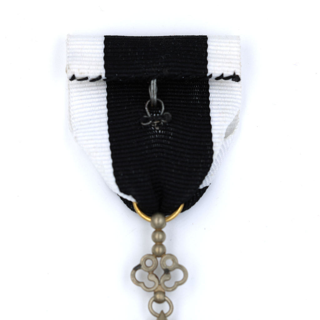 Republic of China 1912 Order of Golden Grain 9th Class Medal detail view 7