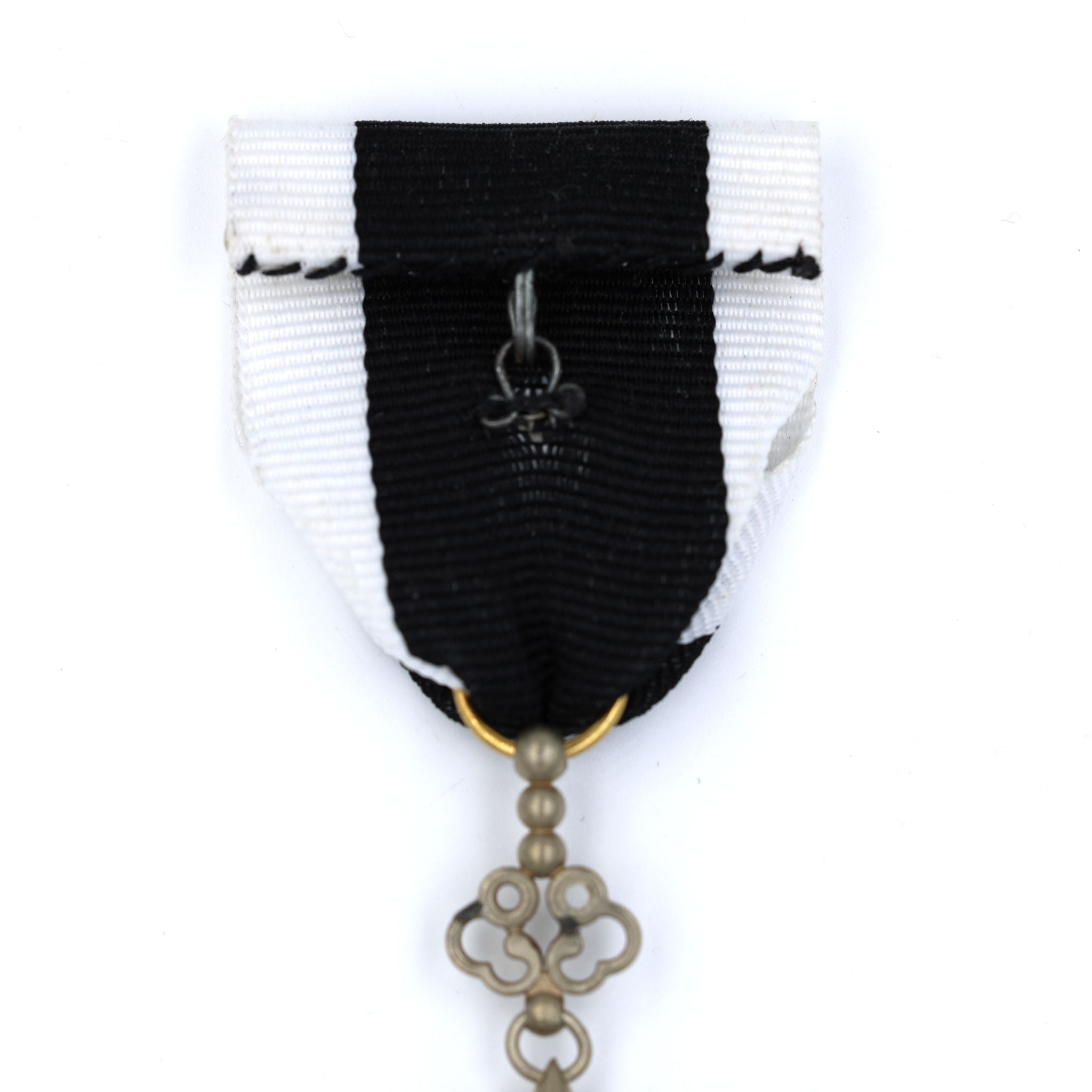 Republic of China 1912 Order of Golden Grain 9th Class Medal detail view 7