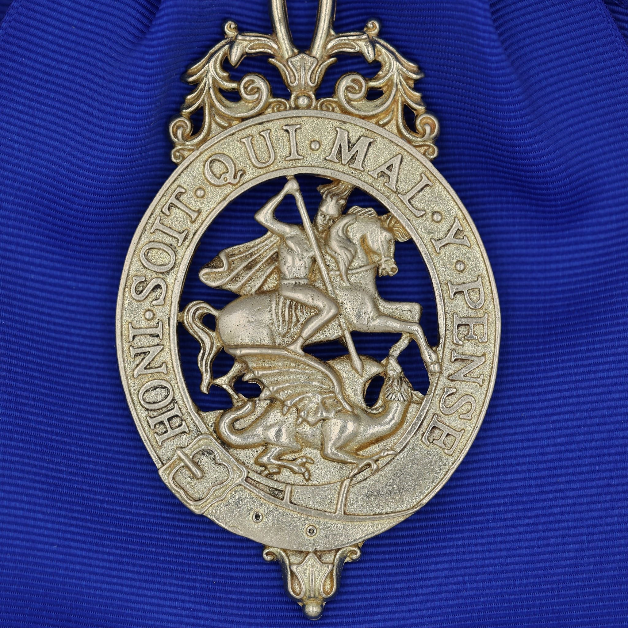 Order of the Garter Lesser George Badge & Ceremonial Sash – Museum Size 84.9 mm detail view 3