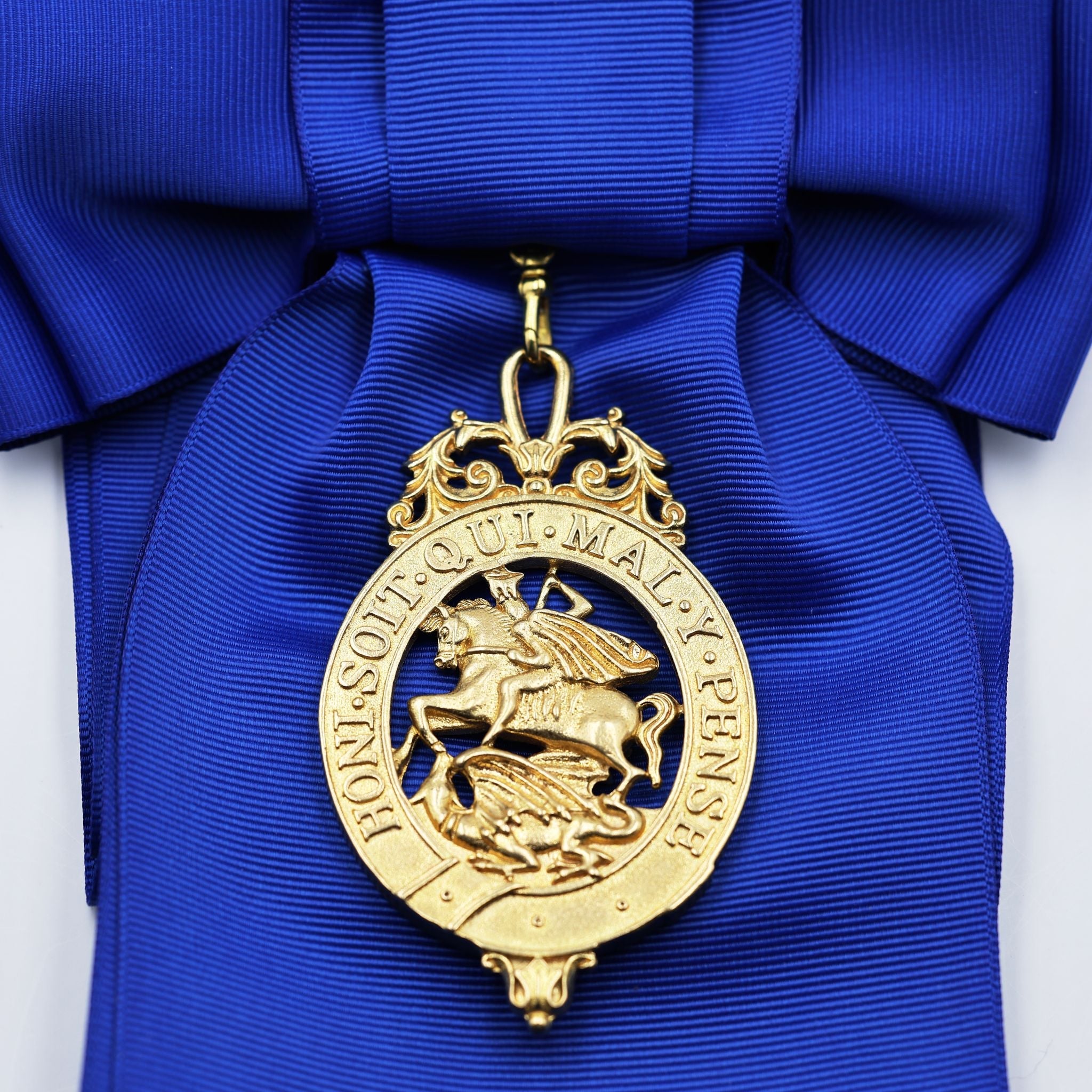 Order of the Garter Lesser George Badge & Ceremonial Sash – Museum Size 84.9 mm detail view 15