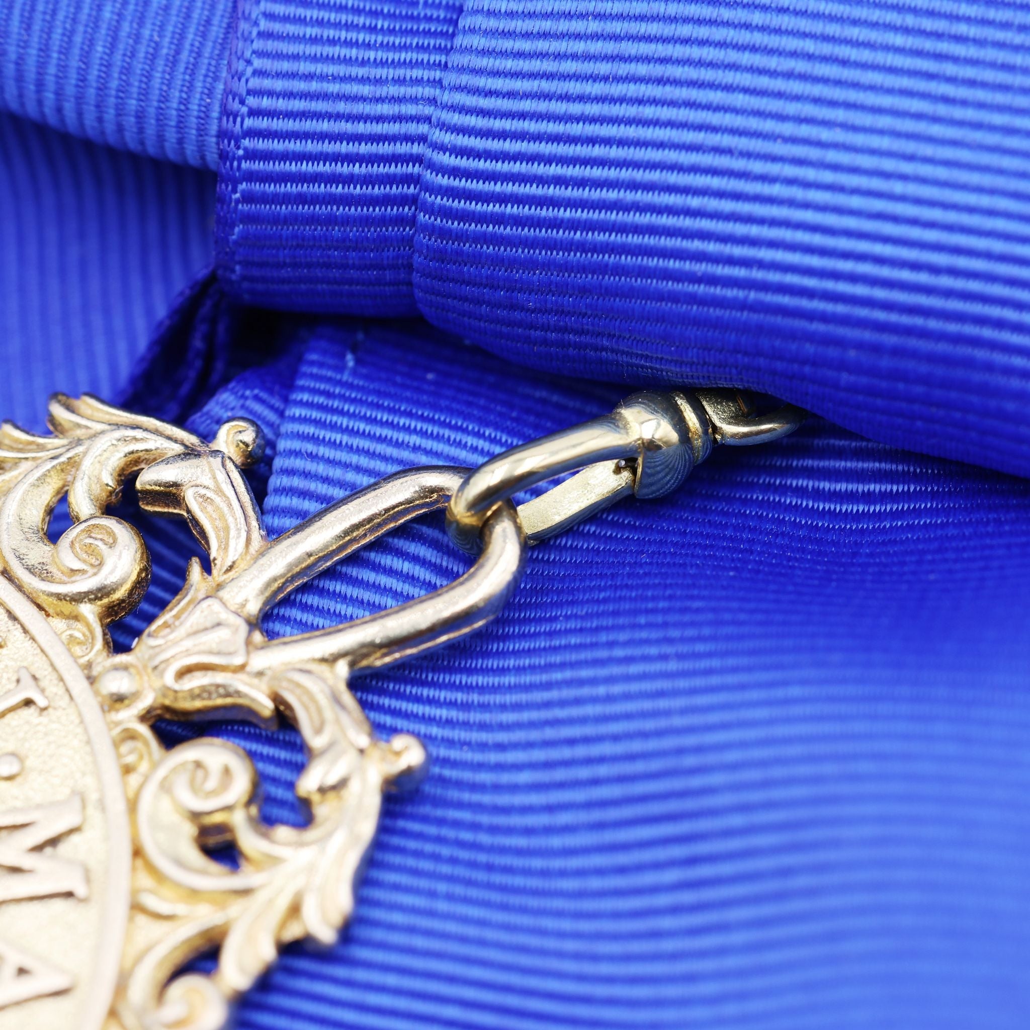 Order of the Garter Lesser George Badge & Ceremonial Sash – Museum Size 84.9 mm detail view 18