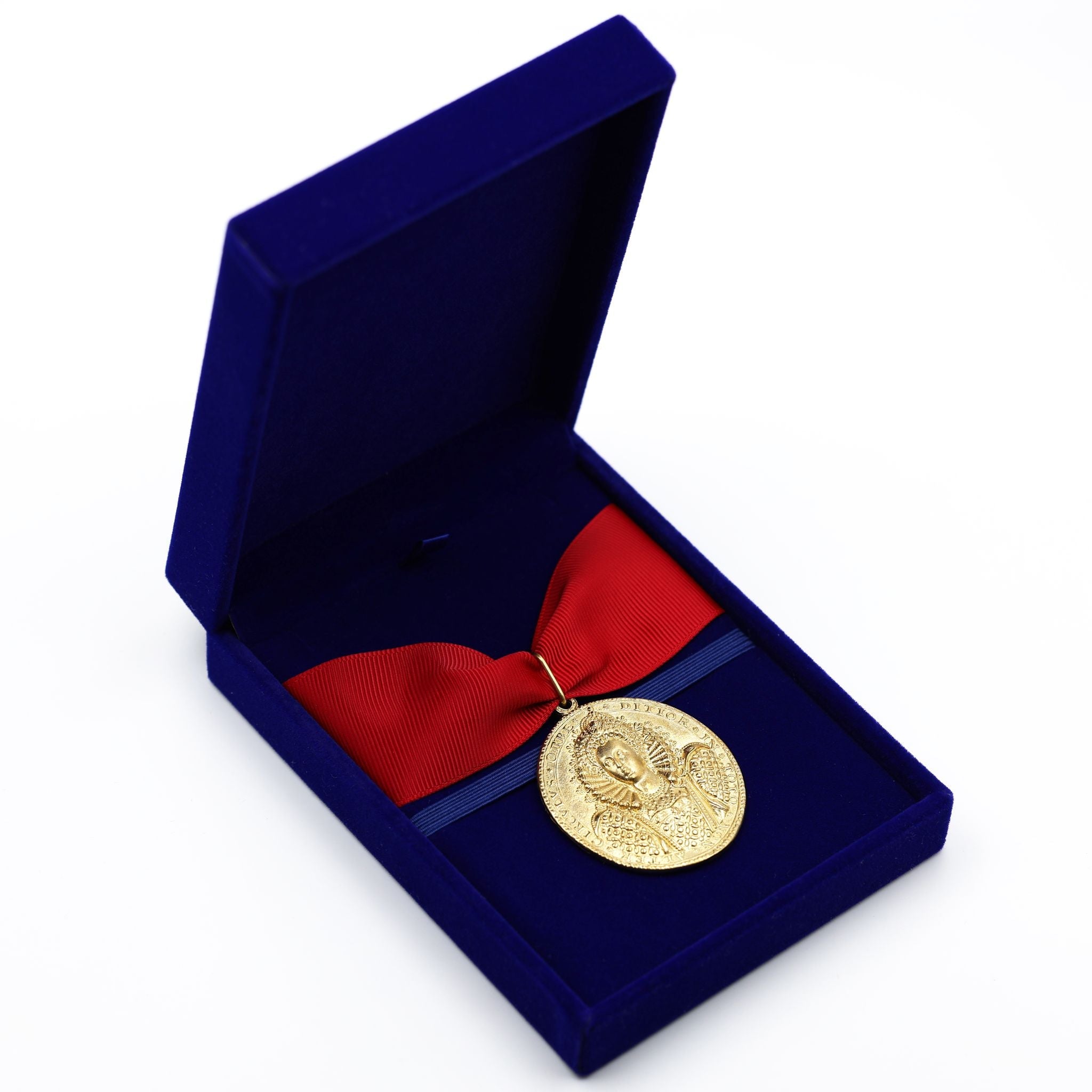 Queen Elizabeth I Armada Medal – Solid Copper with Red Ribbon Blue Case detail view 4