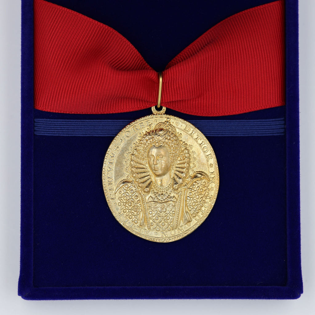 Queen Elizabeth I Armada Medal – Solid Copper with Red Ribbon Blue Case detail view 15