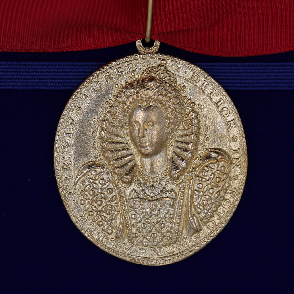 Queen Elizabeth I Armada Medal – Solid Copper with Red Ribbon Blue Case detail view 16