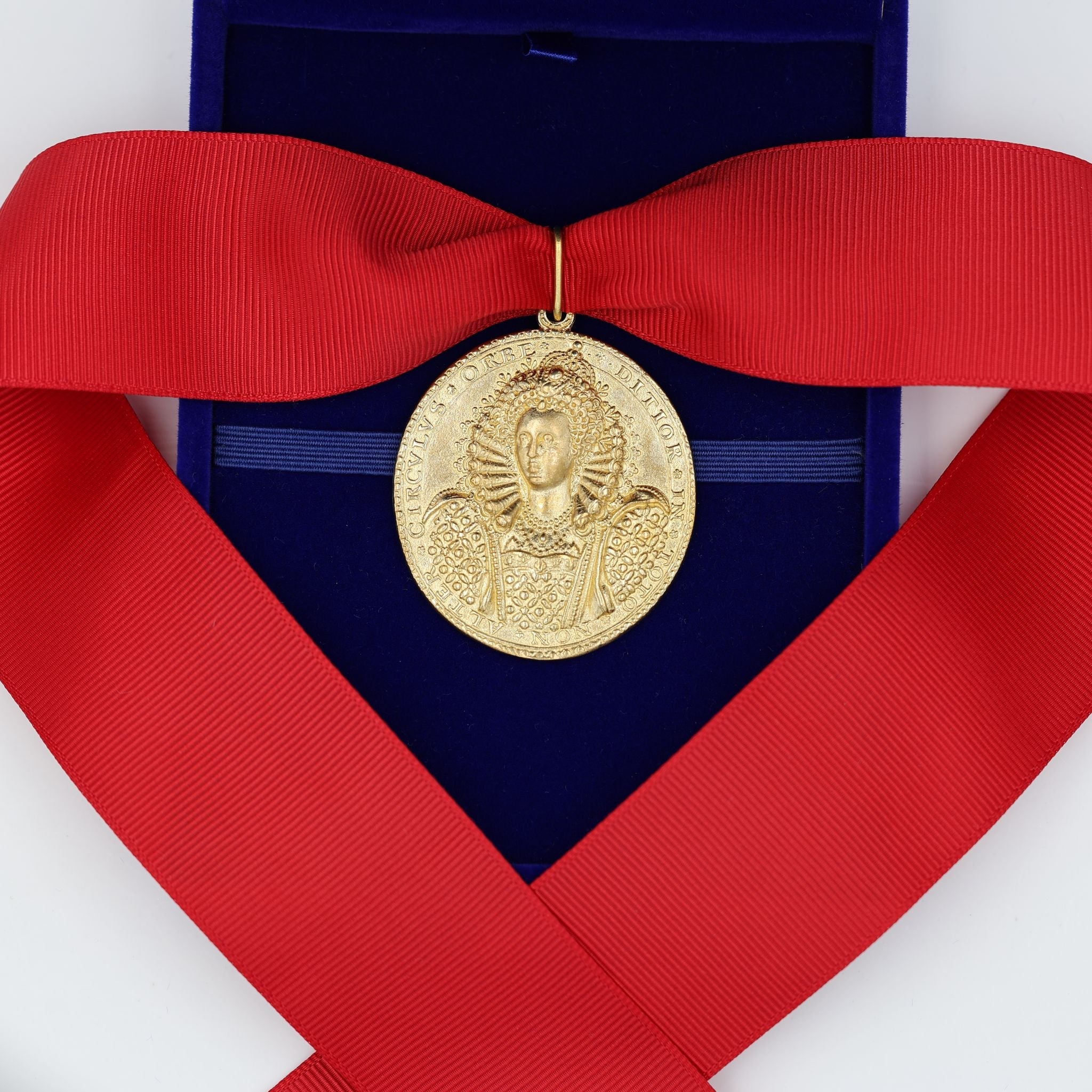 Queen Elizabeth I Armada Medal – Solid Copper with Red Ribbon Blue Case detail view 20