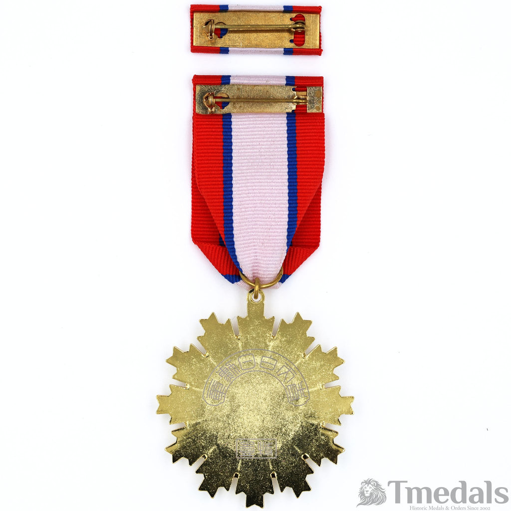 ROC Blue Sky White Sun Starburst Medal & Ribbon Bar – Later Pattern
