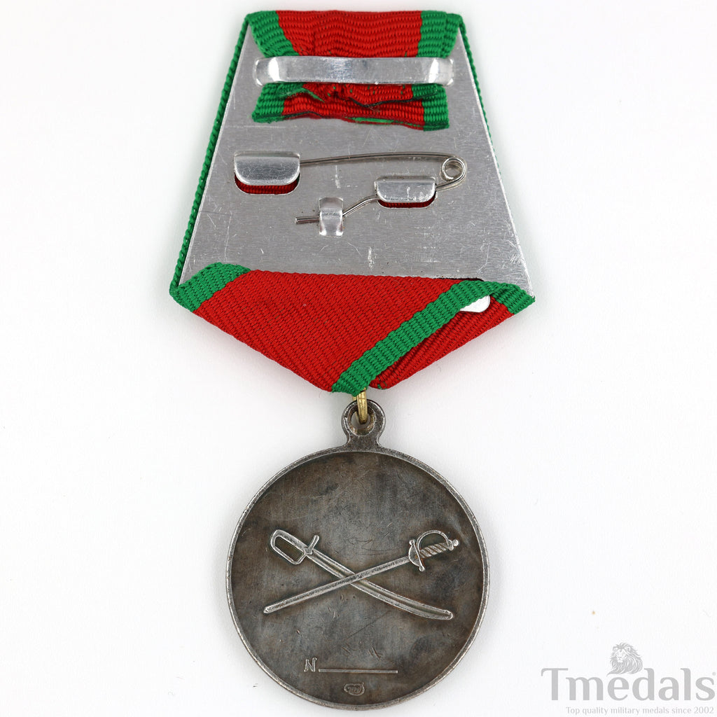 Russia The Medal of Suvorov Badge Medal state decoration in brass WWII detail view 2