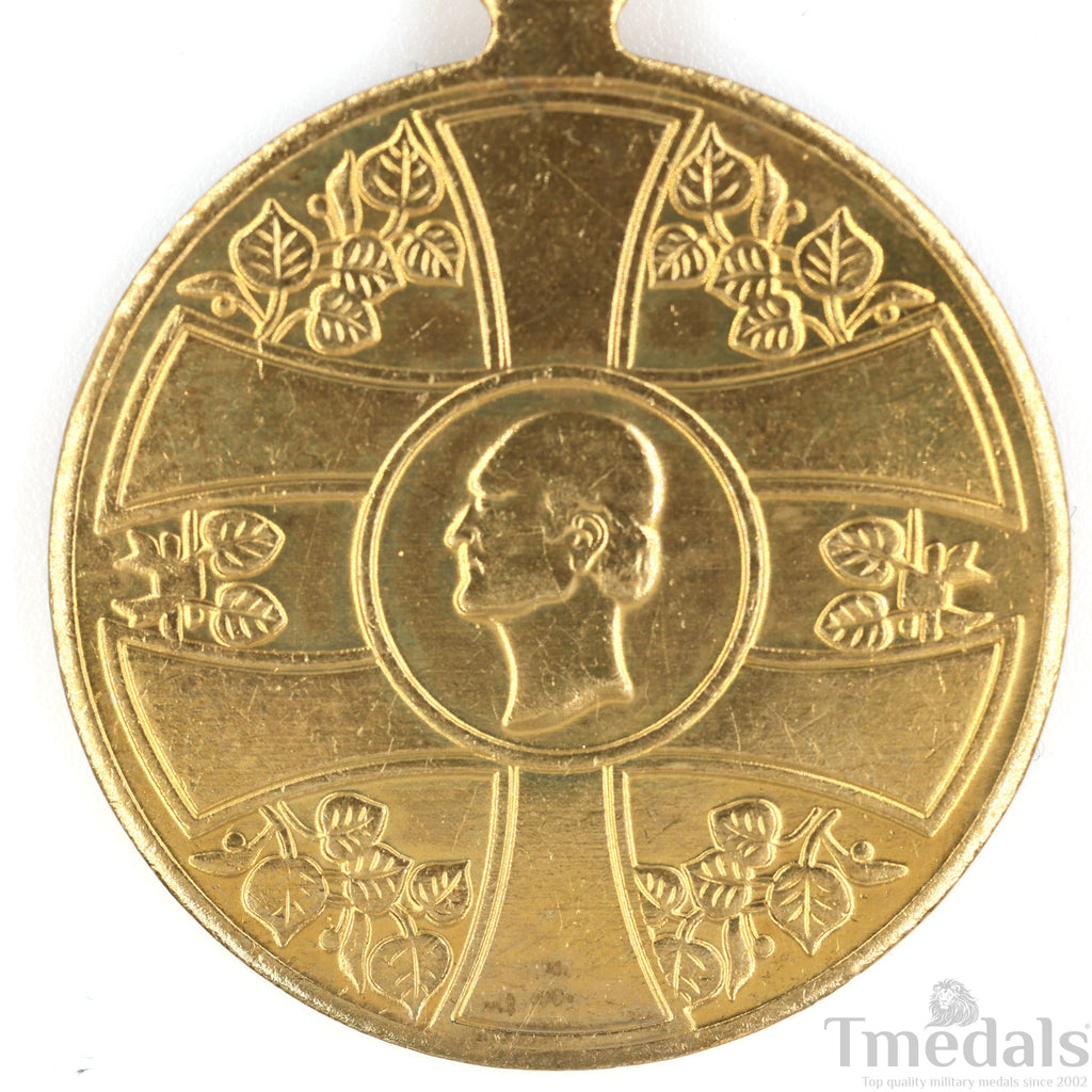 Slovakia Order of the Slovakian Cross Iii Class Medal 1940 Collectors gold detail view 3