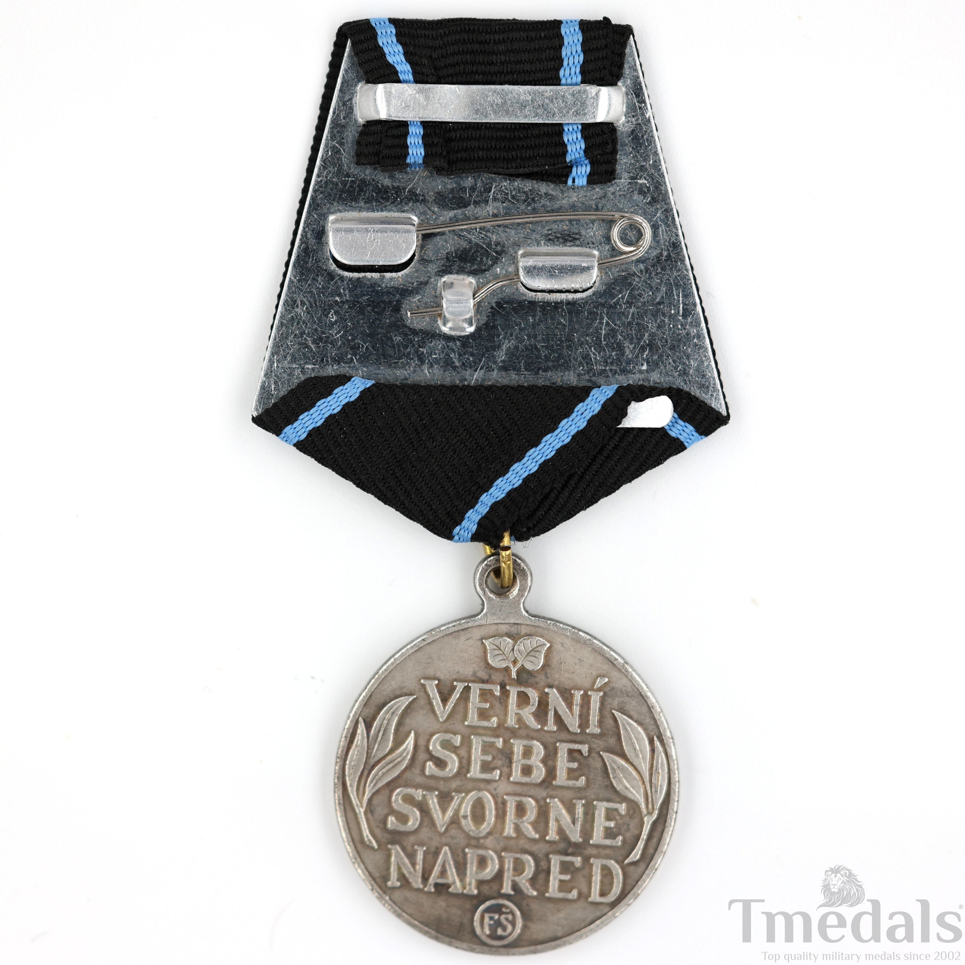 Slovakia Order of the Slovakian Cross Iii Class Medal 1940 Collectors silver detail view 2