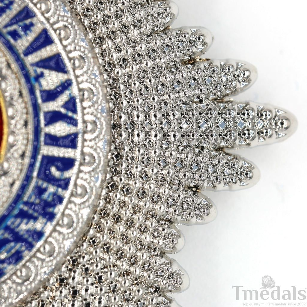 British Order of the Garter Star Badge – Collectible with Enamel Detailing (1:1) detail view 10