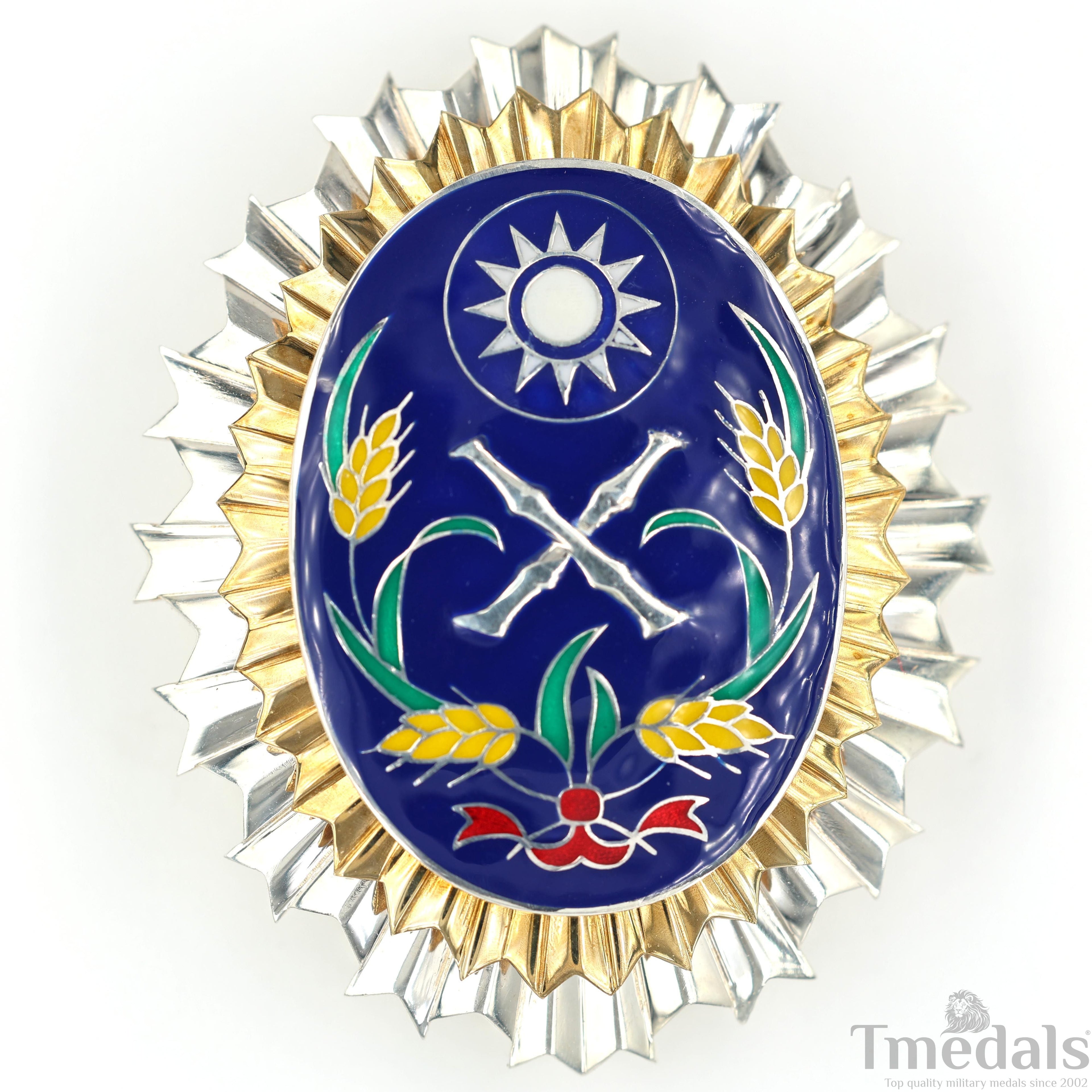 Republic of China Army Officer Academy Badge Pure Silver detail view 3