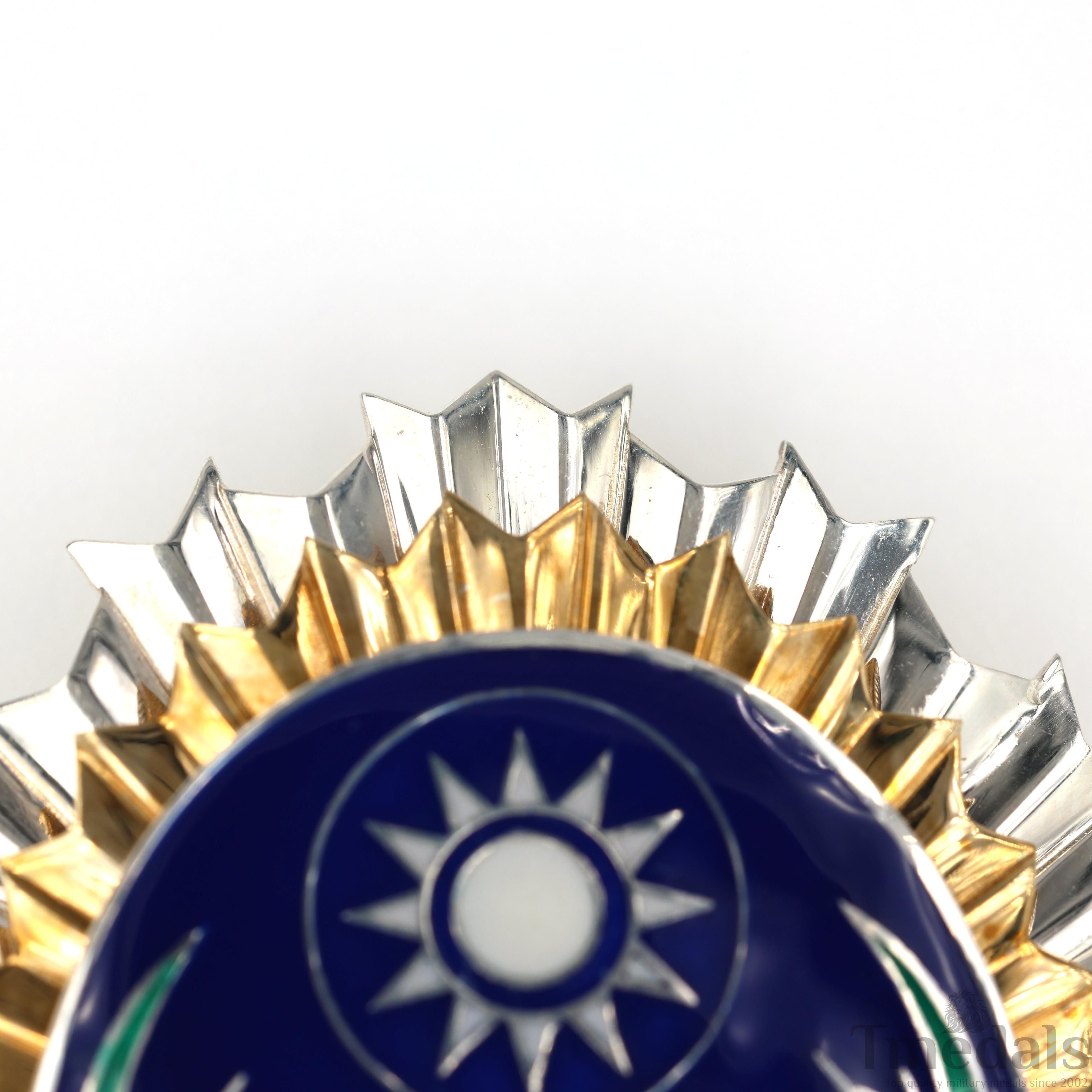 Republic of China Army Officer Academy Badge Pure Silver detail view 9