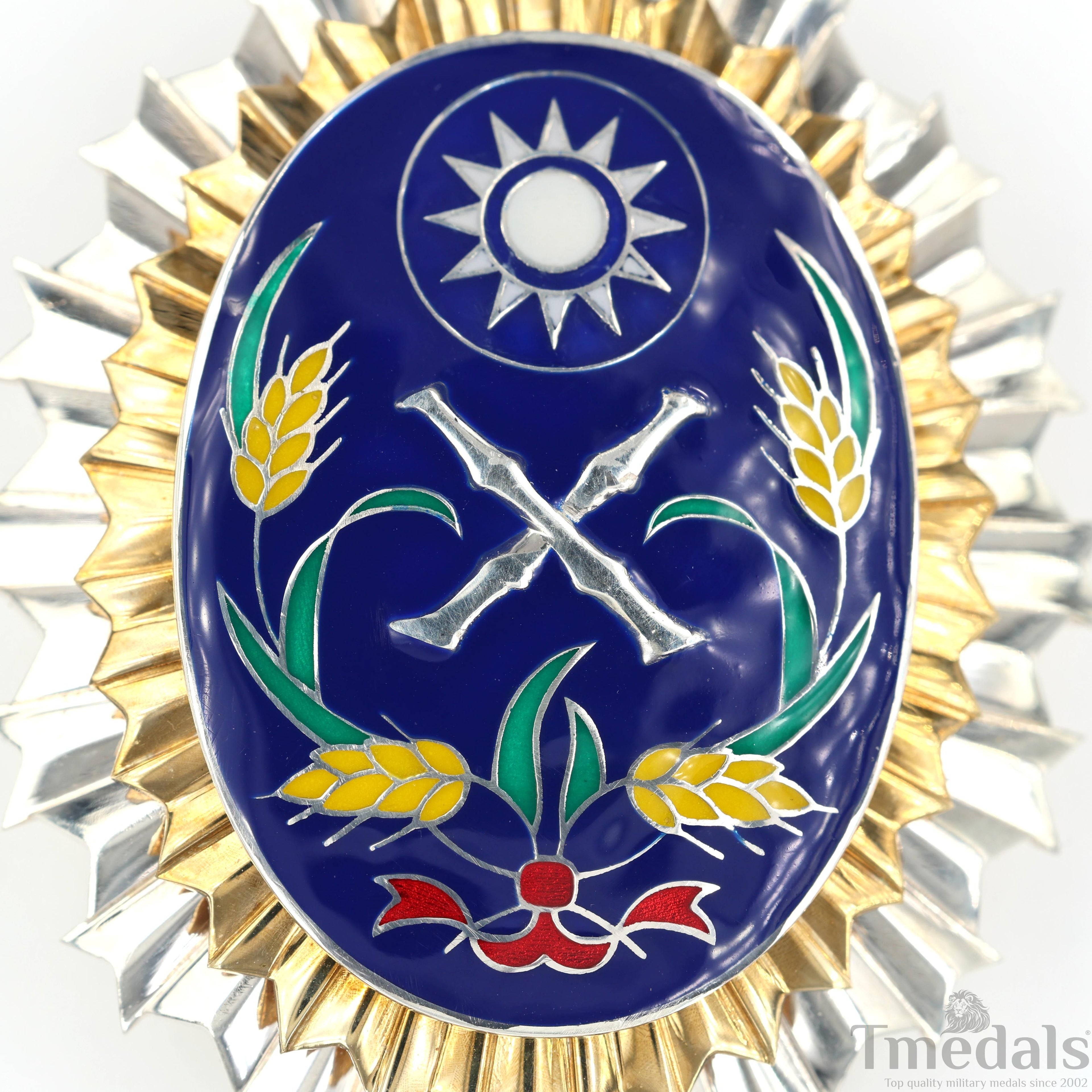 Republic of China Army Officer Academy Badge Pure Silver detail view 13