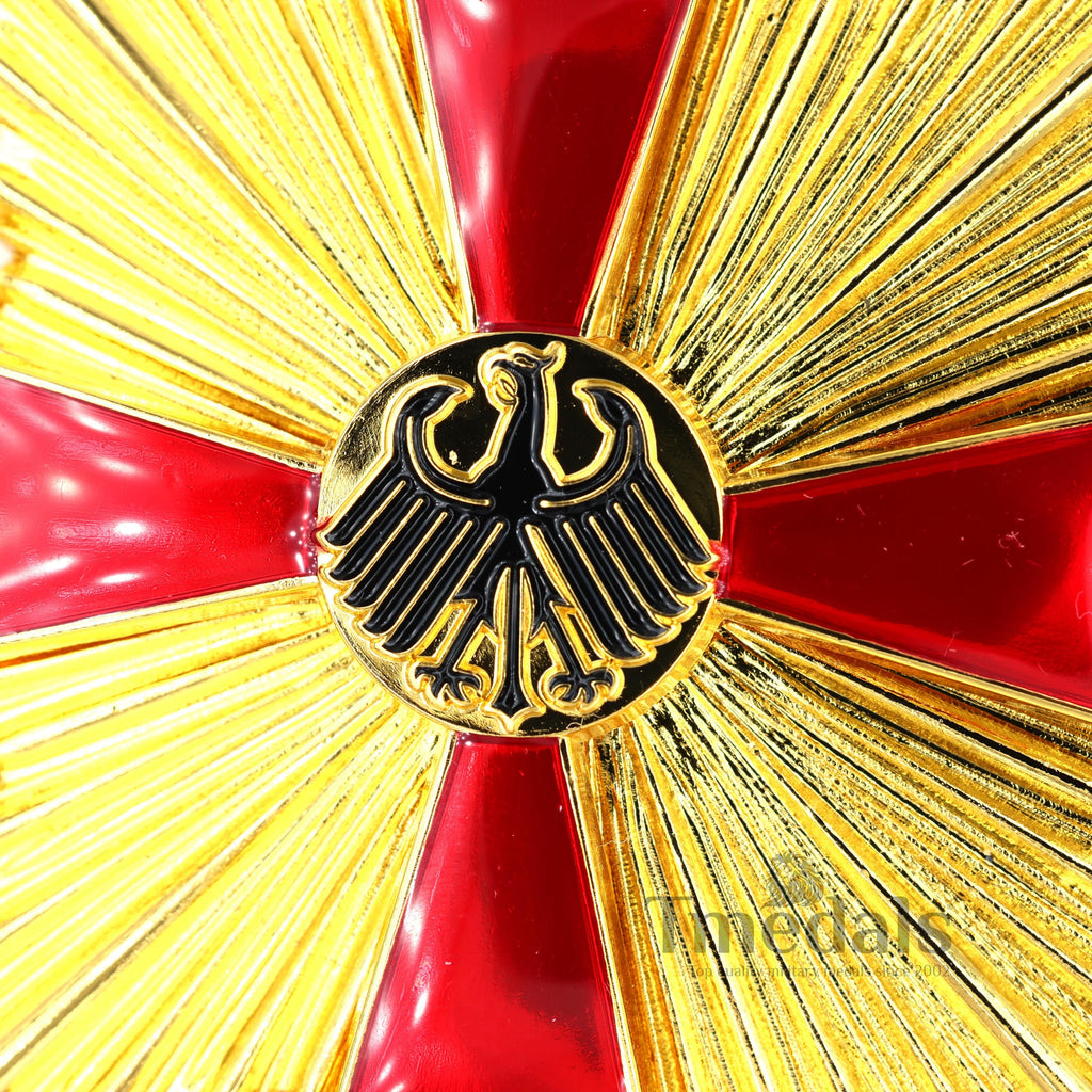 Federal Republic of Germany Order of Merit 1st Class Grand Cross Medal detail view 5