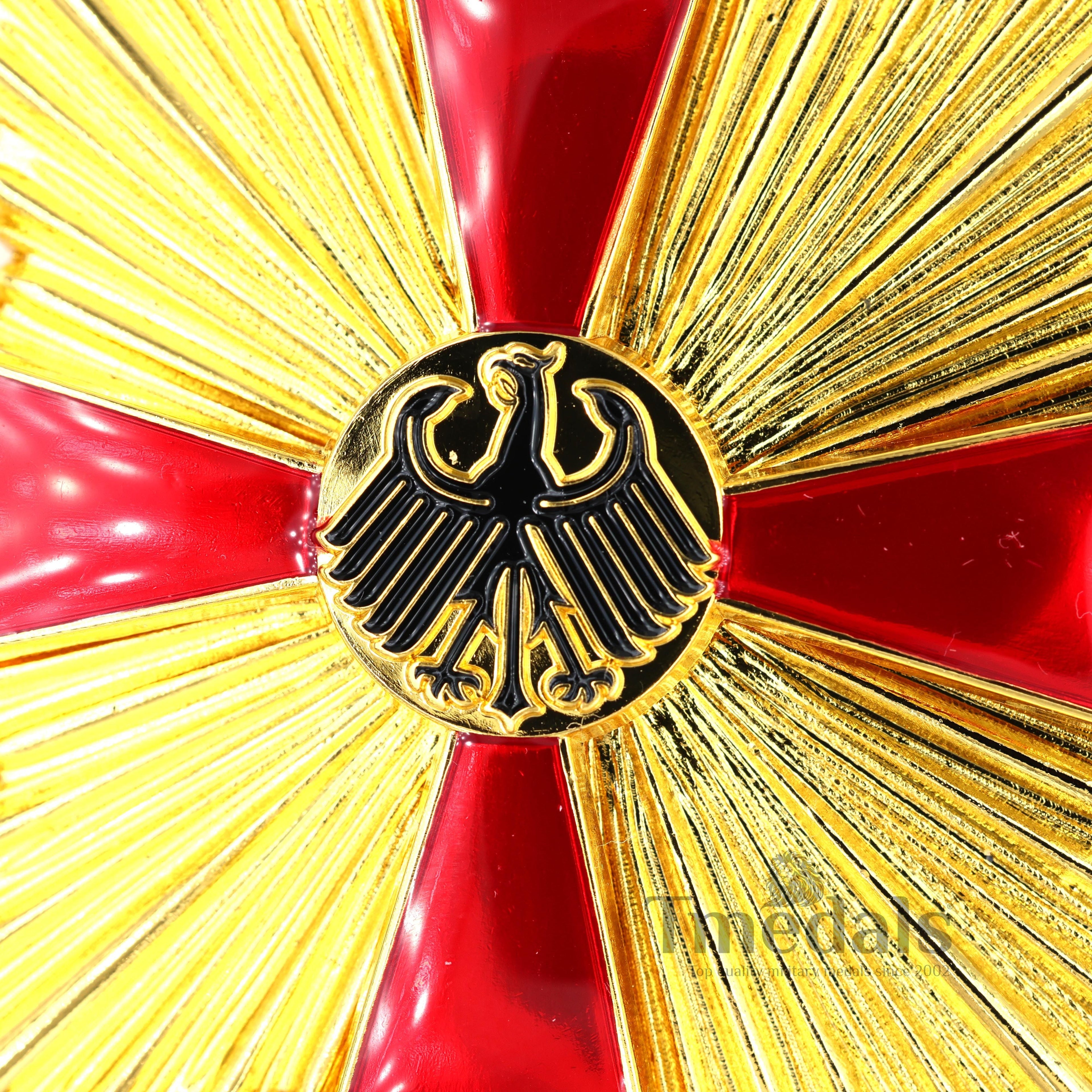 Federal Republic of Germany Order of Merit 1st Class Grand Cross Medal detail view 5