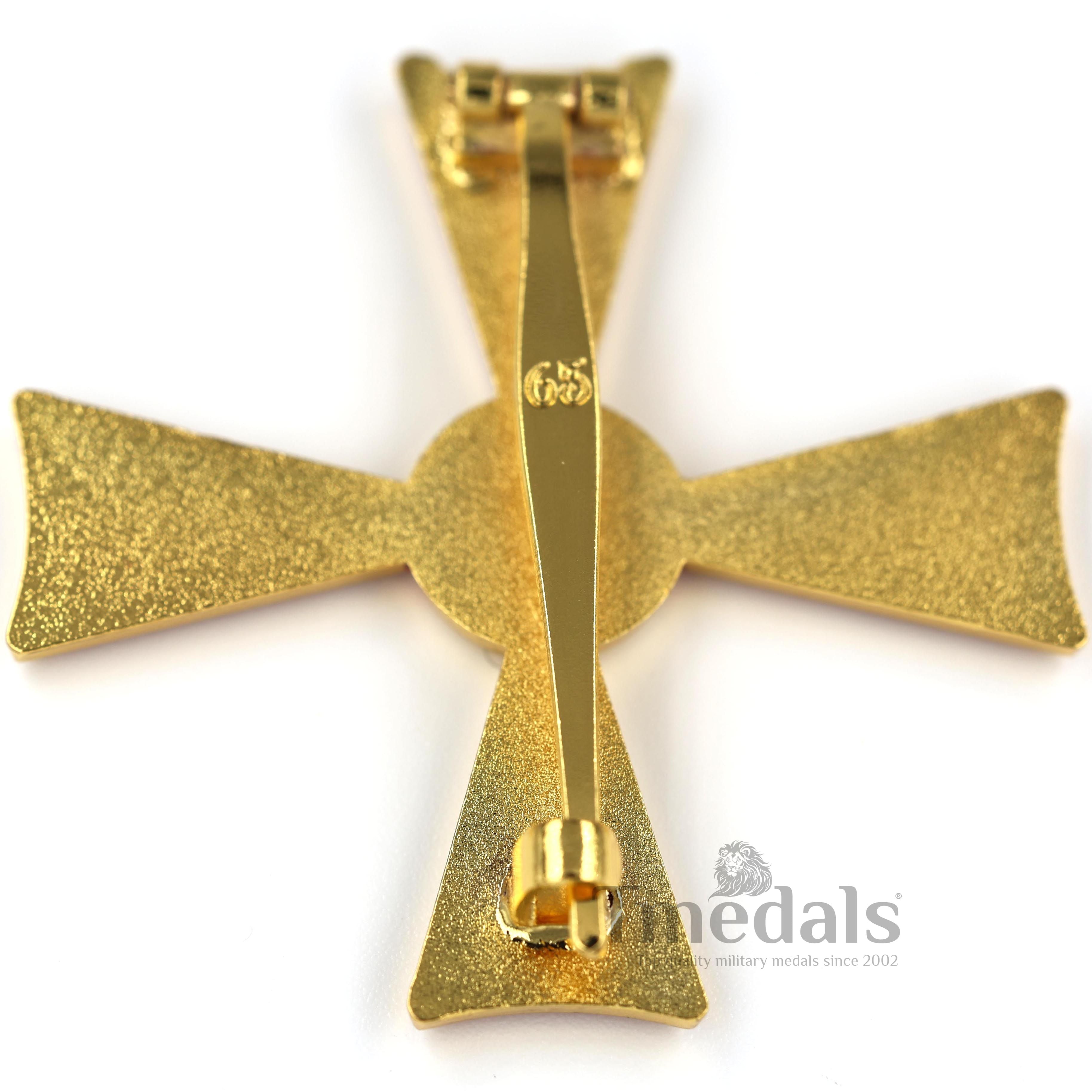 The Federal Republic Of Germany Order of Merit Officer's Cross Medal Badge detail view 4