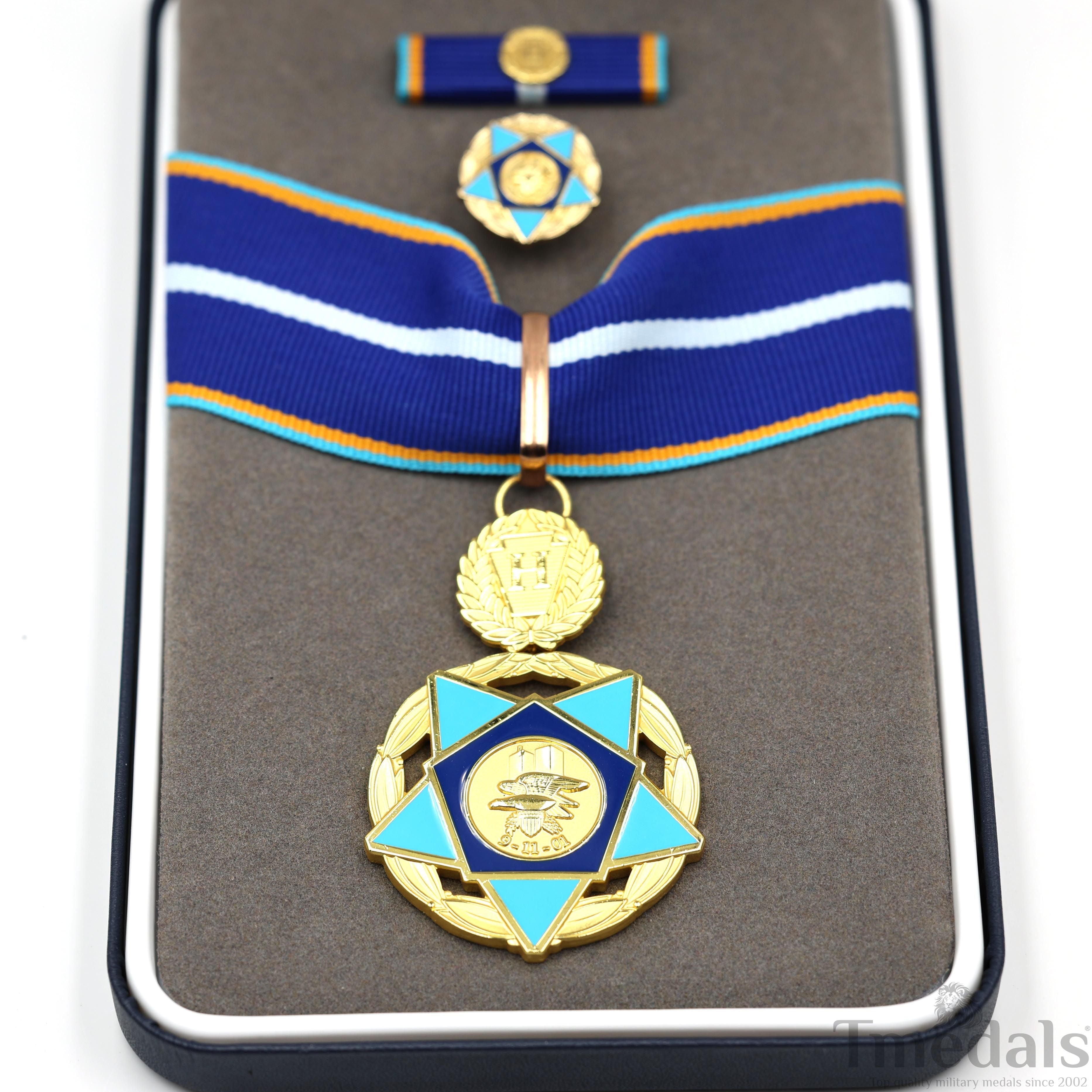 U.S. 9/11 Heroes Medal of Valor Order - 911 2001 Complete Presentation Full Set detail view 15
