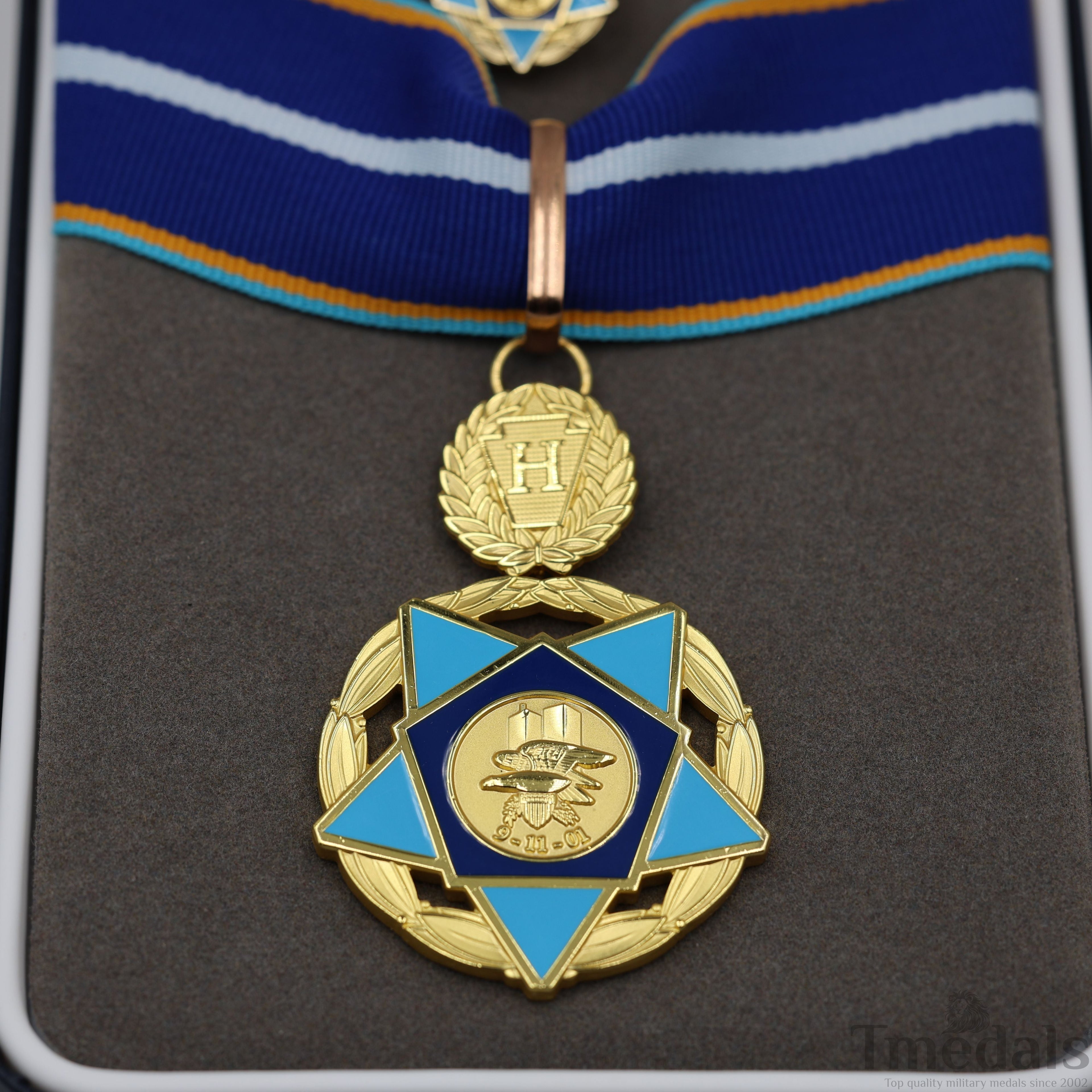 U.S. 9/11 Heroes Medal of Valor Order - 911 2001 Complete Presentation Full Set detail view 17