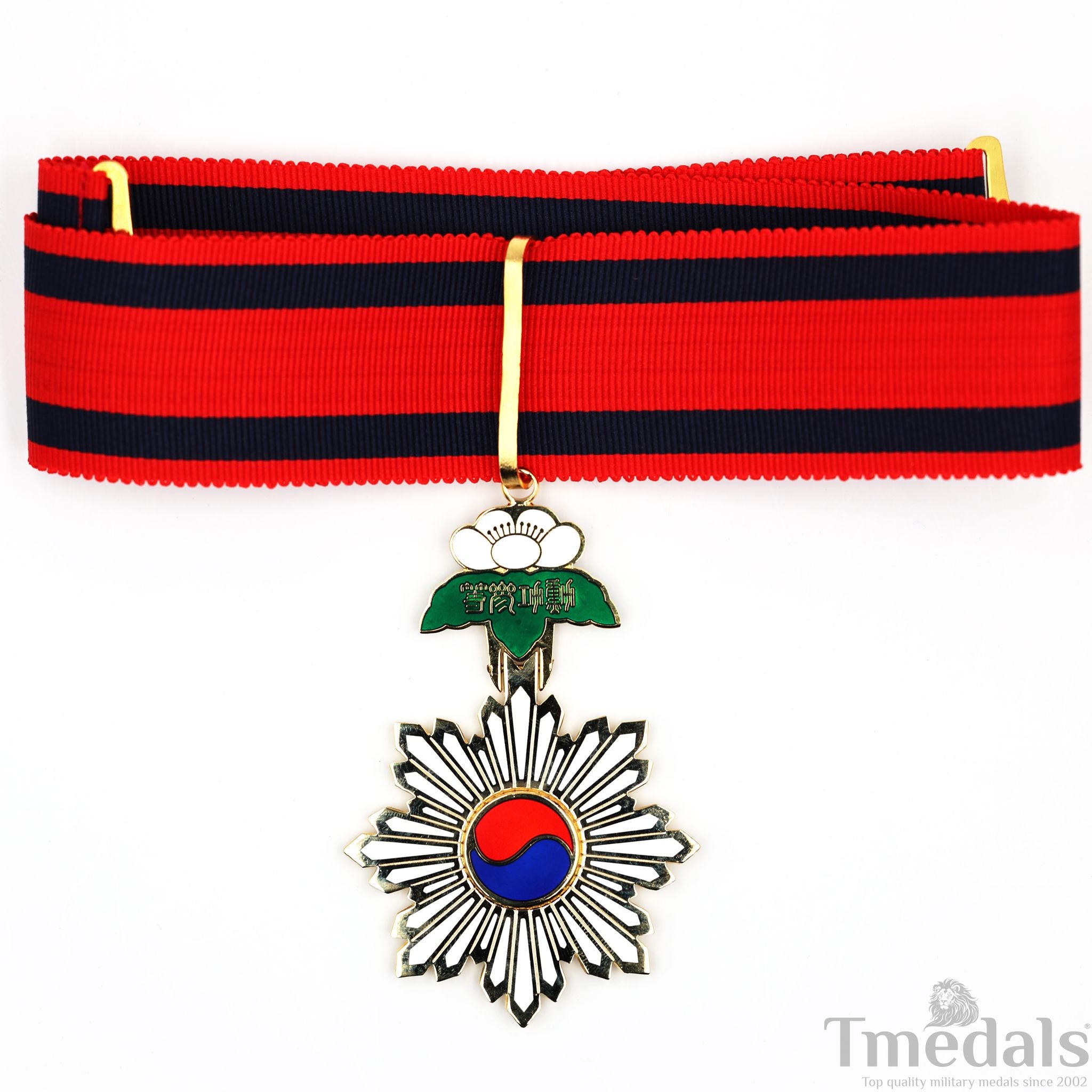 Korea – Order of the Taegeuk, Third Class Neck Badge () detail view 4