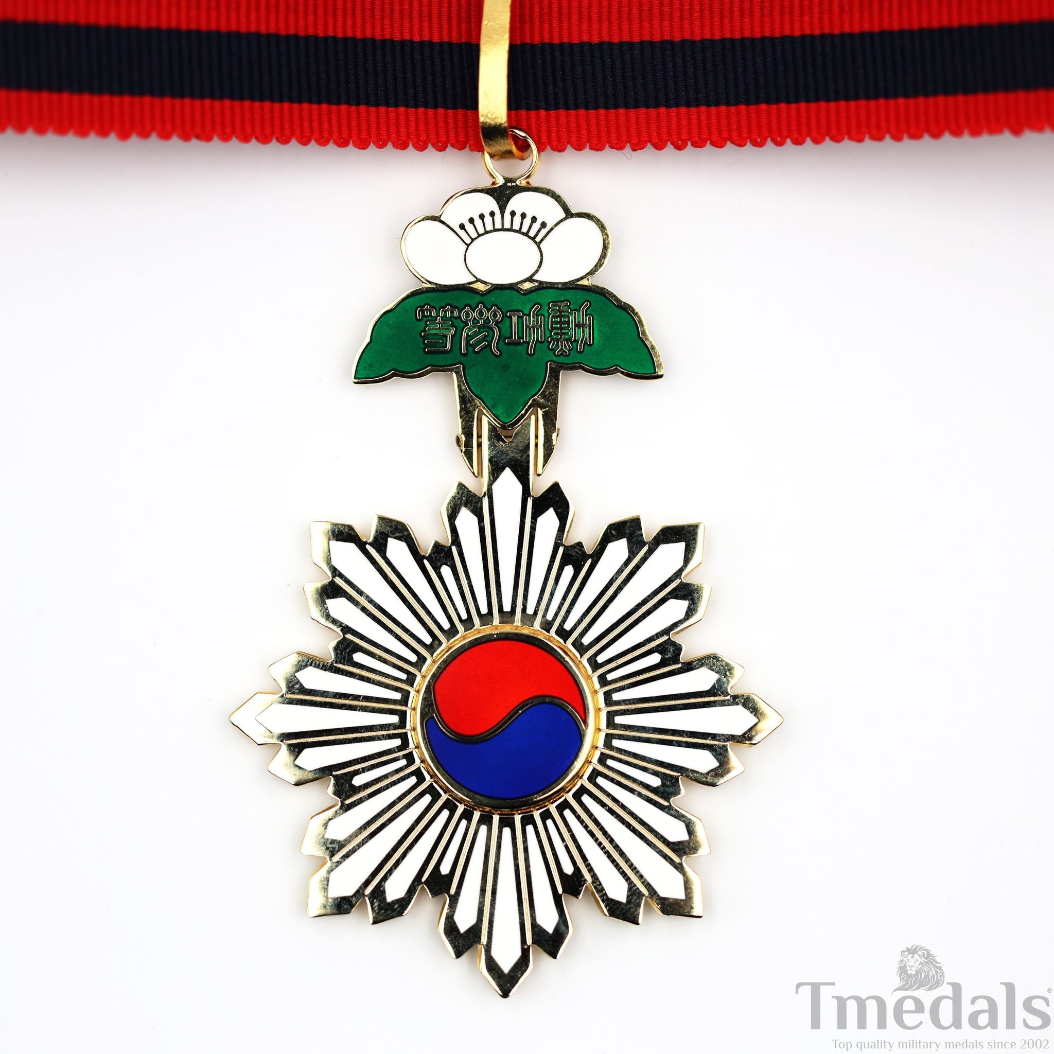 Korea – Order of the Taegeuk, Third Class Neck Badge () detail view 5