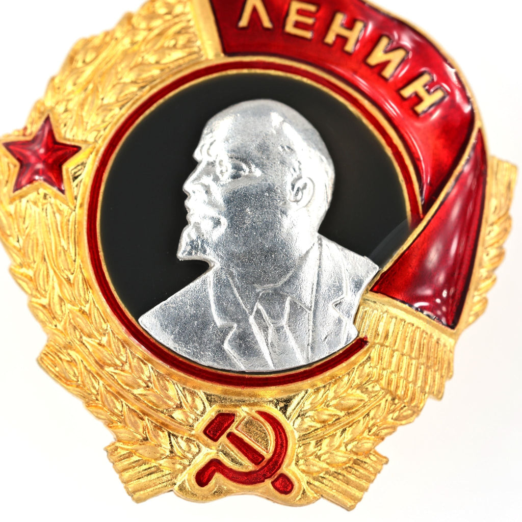 Order of Lenin Type 3 Medal (1936 – 1943) – 925 Sterling Silver Lenin Portrait – Gilt detail view 13