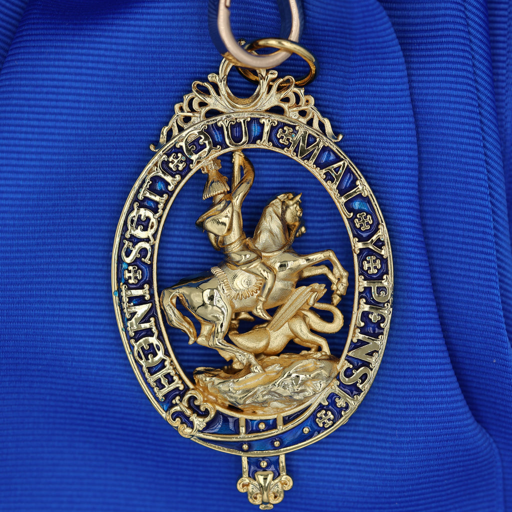 UK the British Order of the Garter Sash+ Badge Medal Brass detail view 3