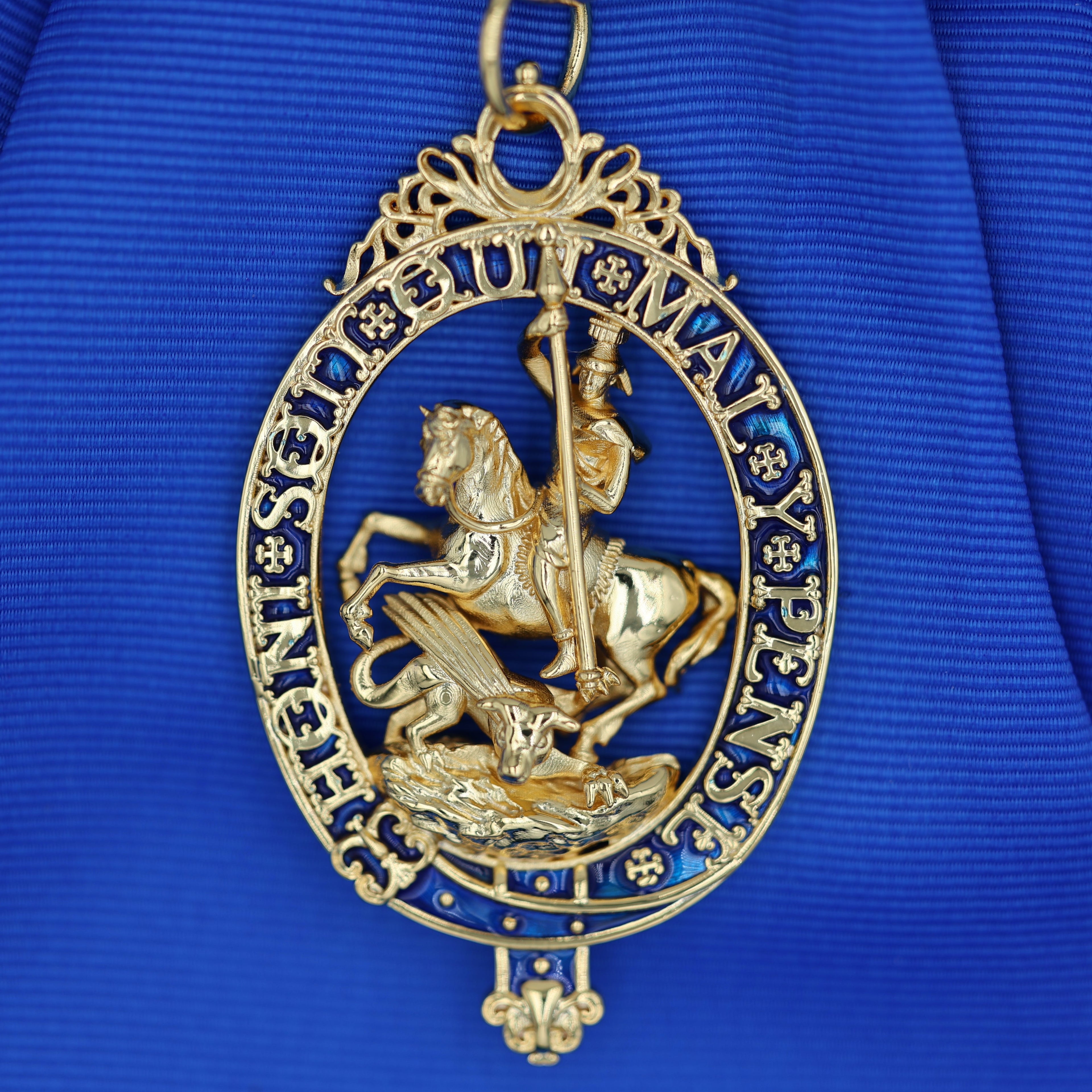 UK the British Order of the Garter Sash+ Badge Medal Brass detail view 2