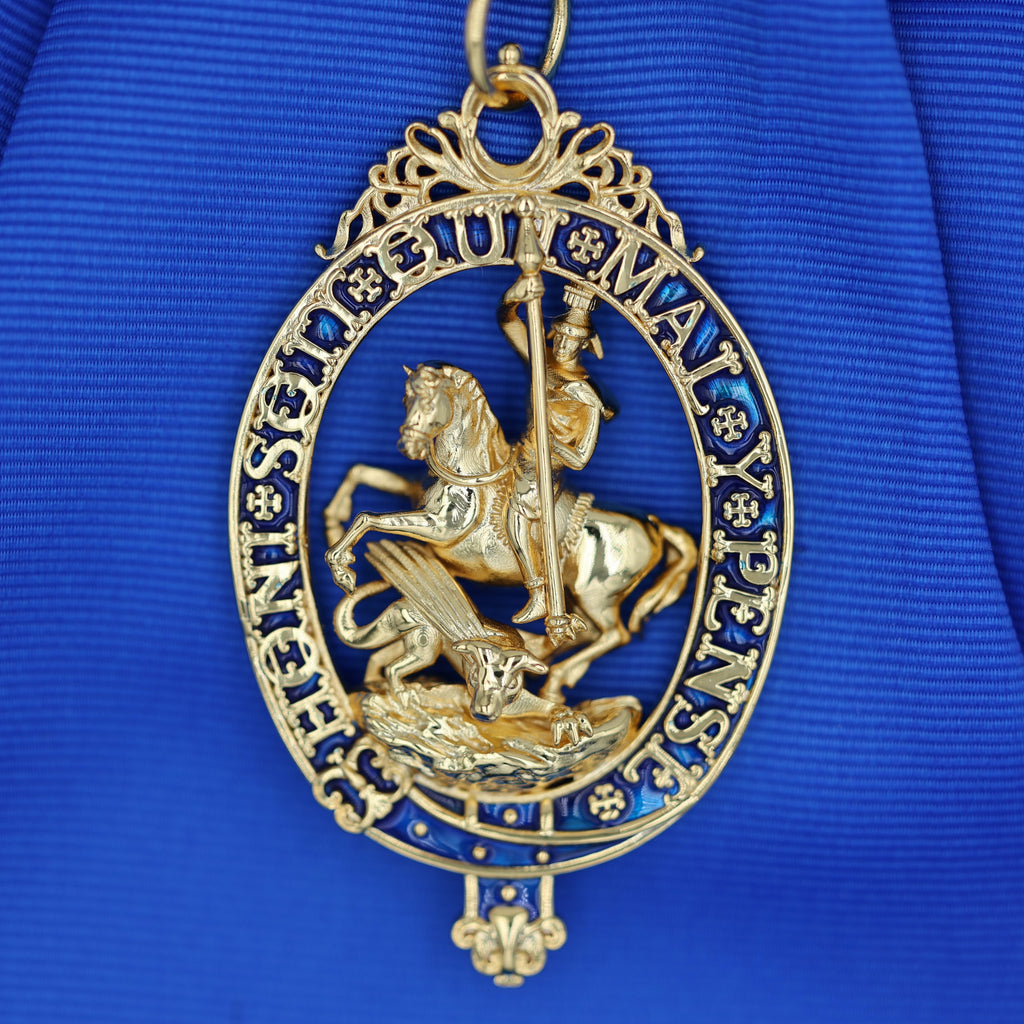 UK the British Order of the Garter Sash+ Badge Medal Brass detail view 9