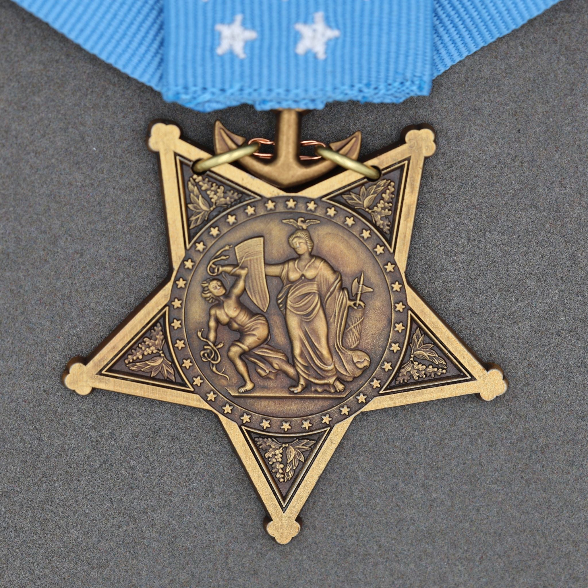 Cased U.S. Medal of Honor Navy 1942-1963 MOH Ribbon Bar Congressional Order Badge detail view 11