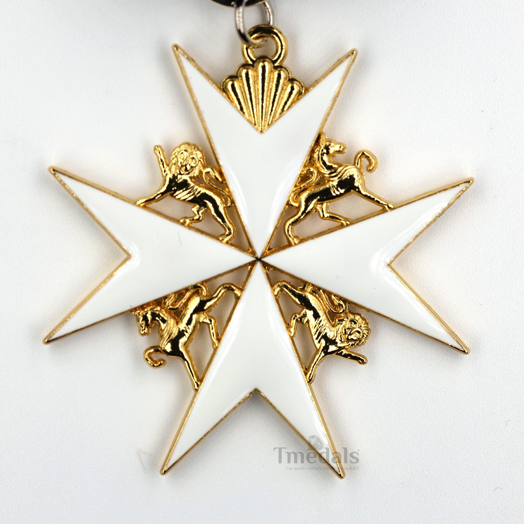 Order of St John Medal Officer Class Badge Maltese Cross Gold Full-Size detail view 8