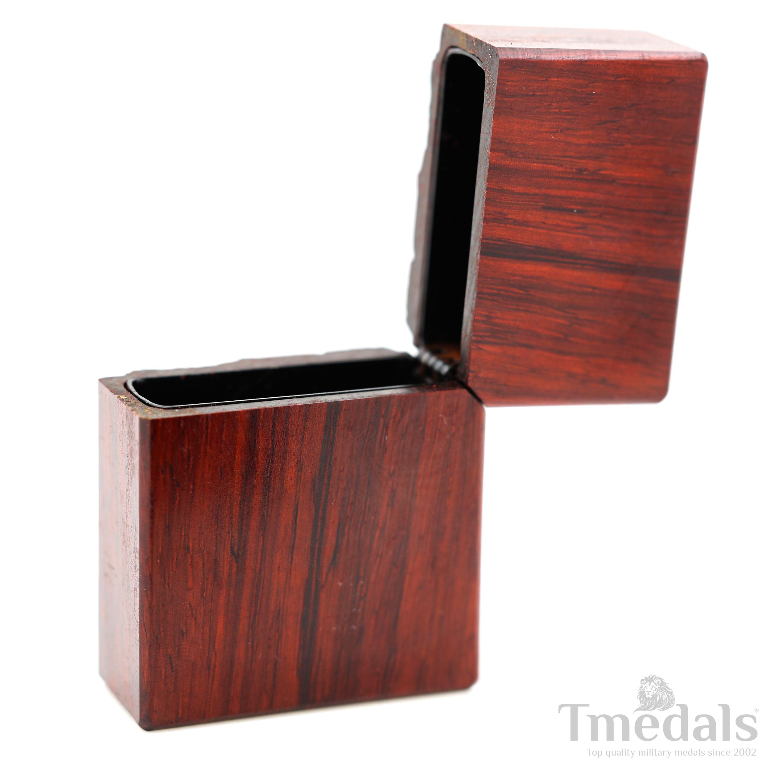 Sexy Lips Carved Wooden Lighter Case – Fits Standard Insert – No Insert detail view 5