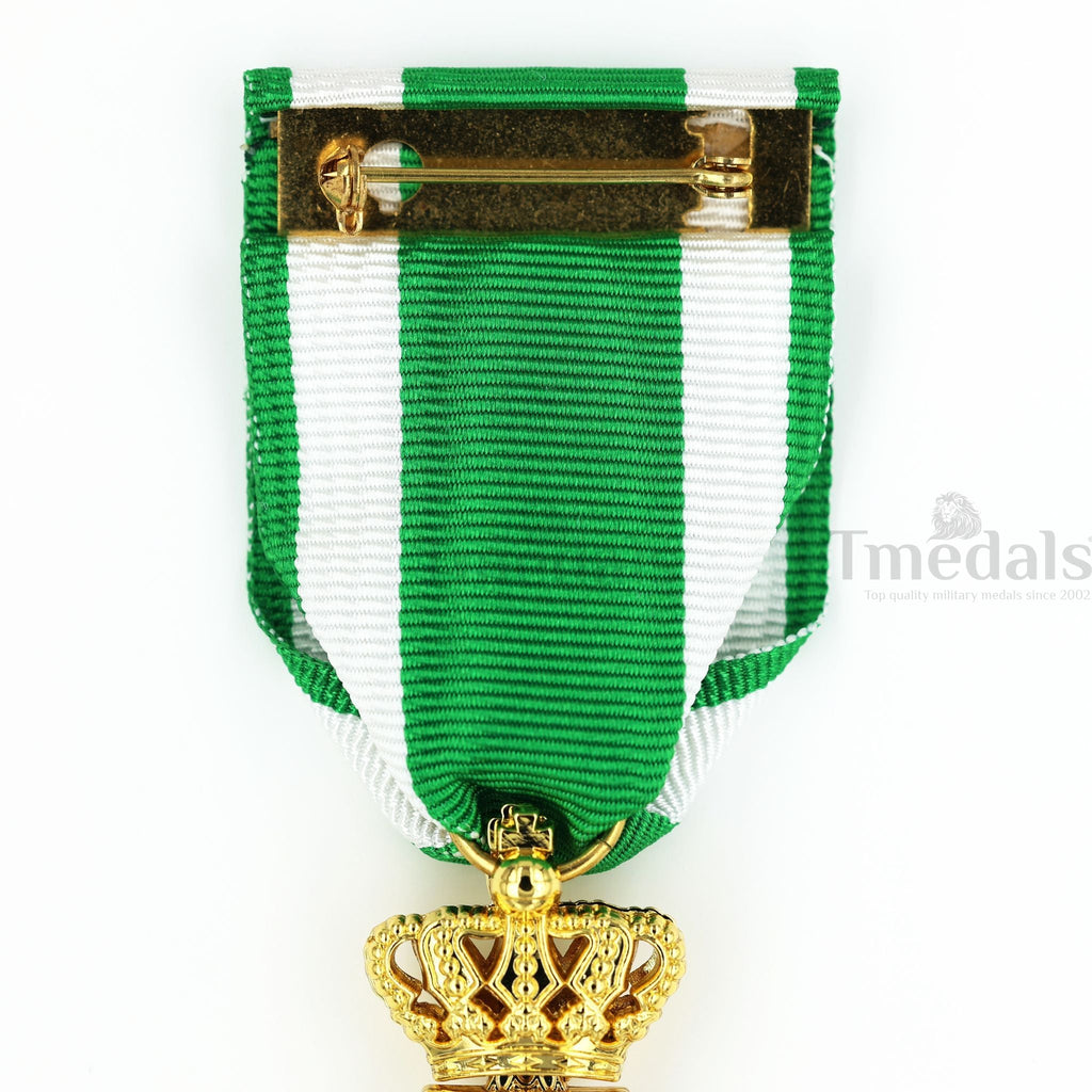 German Albert Order Knight 1st Class Medal – Civil Division Type II 1850 detail view 11