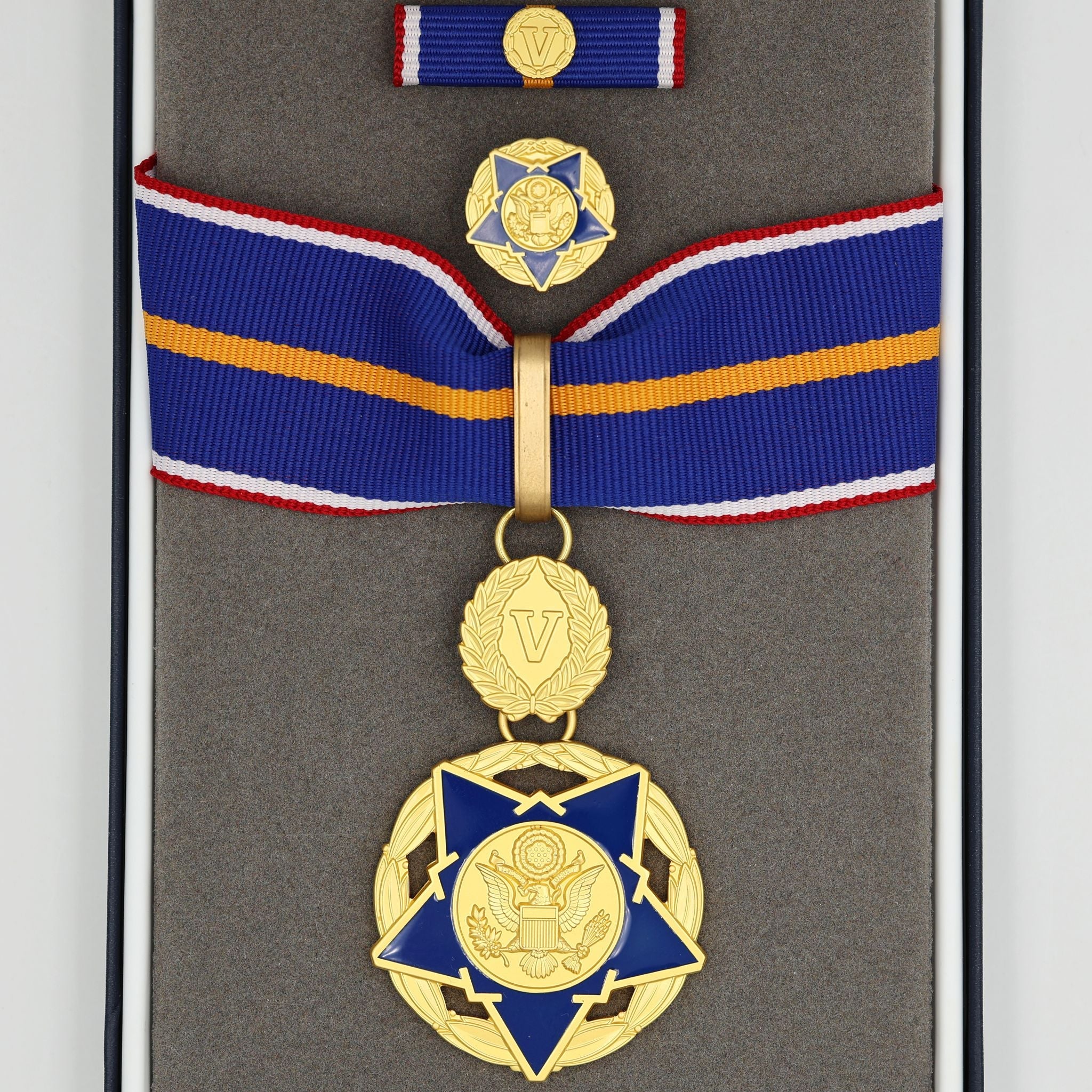 U.S. Doj Public Safety Medal of Valor – Full-Size Set Gilt Brass U.S. Medal reproduction