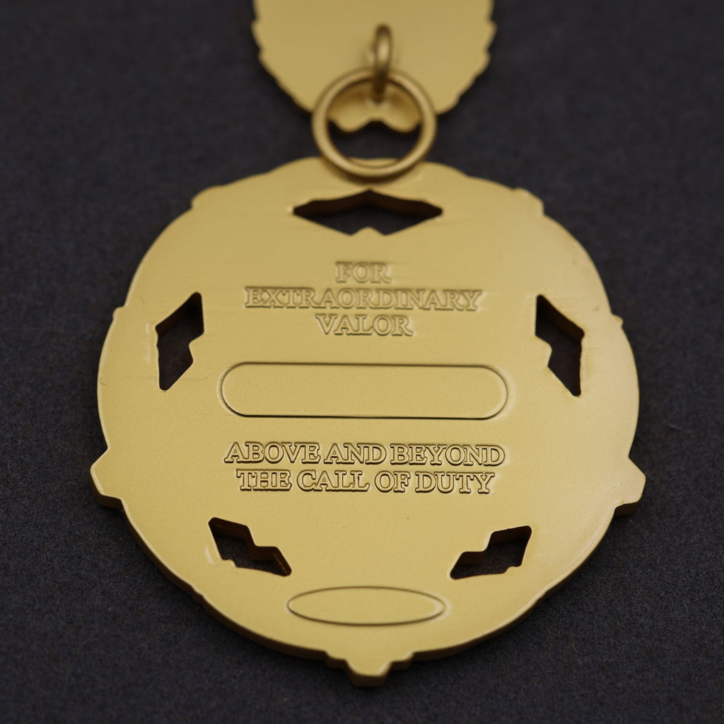 U.S. Doj Public Safety Medal of Valor – Full-Size Set Gilt Brass U.S. Medal detail view 9