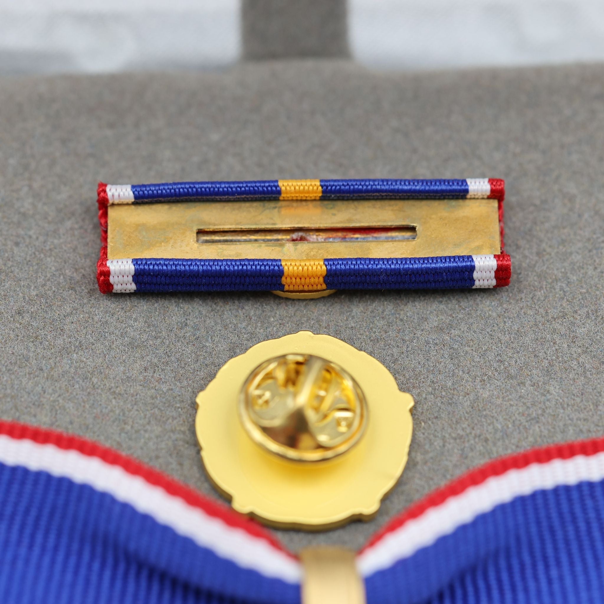 U.S. Doj Public Safety Medal of Valor – Full-Size Set Gilt Brass U.S. Medal detail view 11