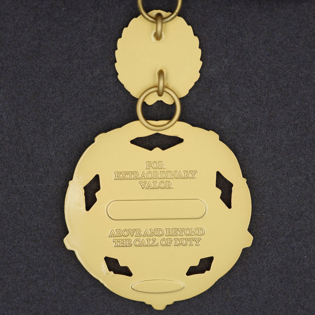 U.S. Doj Public Safety Medal of Valor – Full-Size Set Gilt Brass U.S. Medal detail view 6