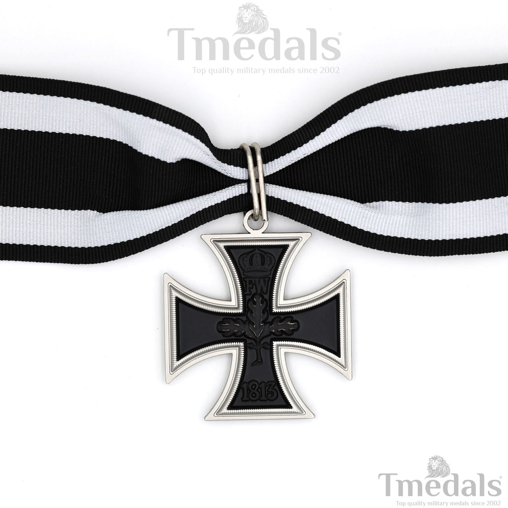 Iron Cross Neck Badge – 1813 / 1914 Prussia German WWI Medal with Ribbon detail view 5